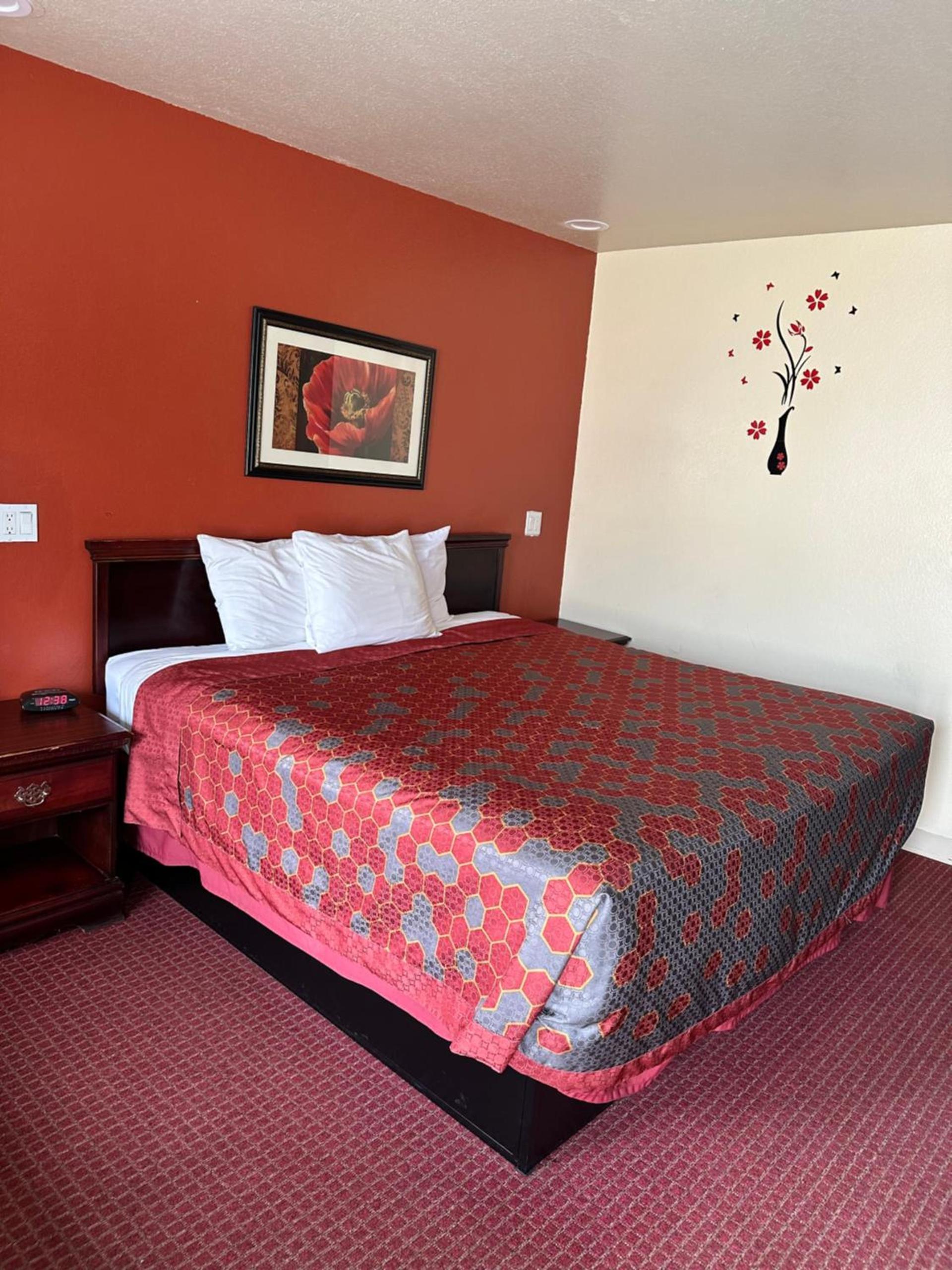 Western Plaza Inn photo 7