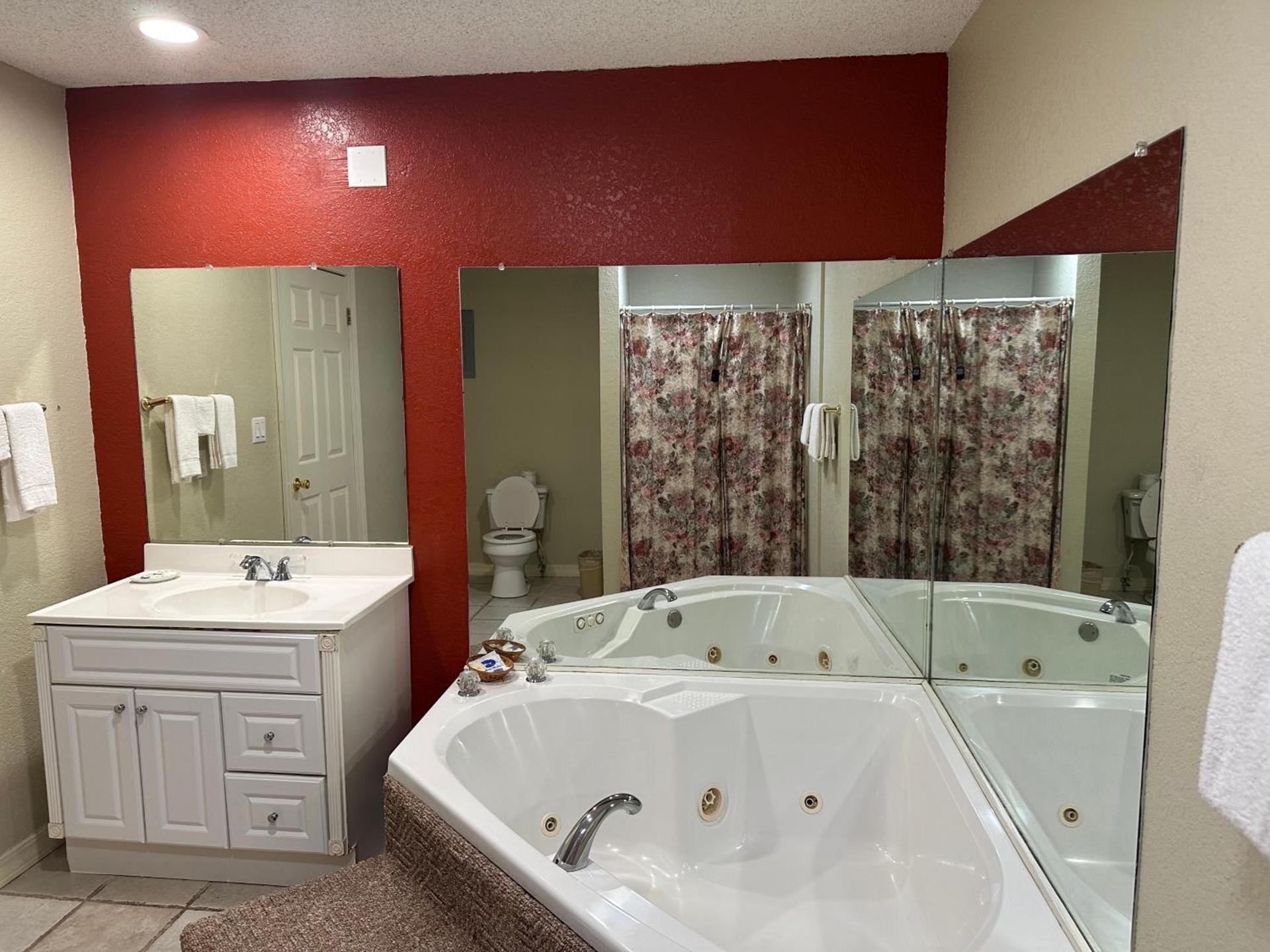 Western Plaza Inn photo 5