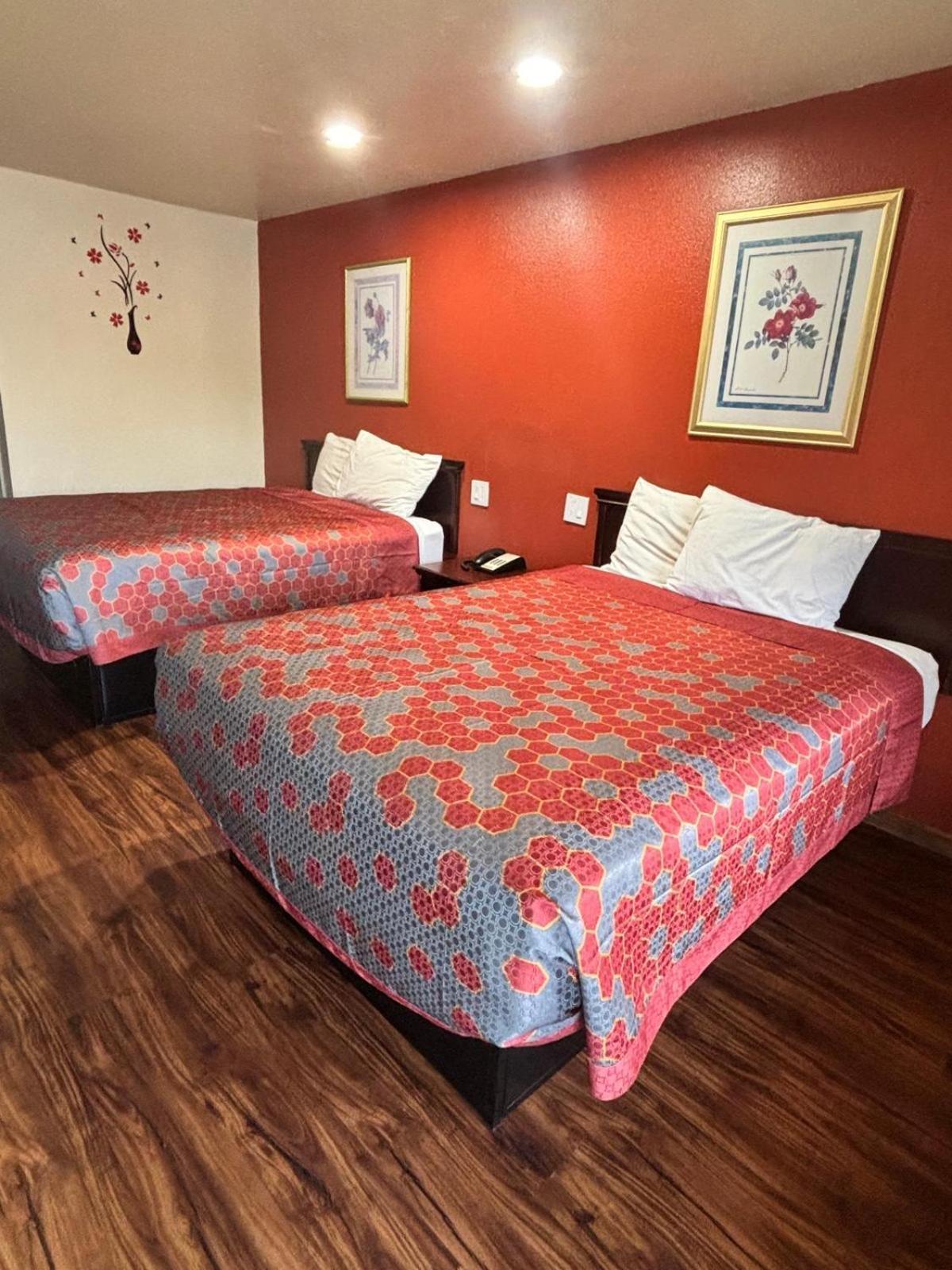 Western Plaza Inn photo 4