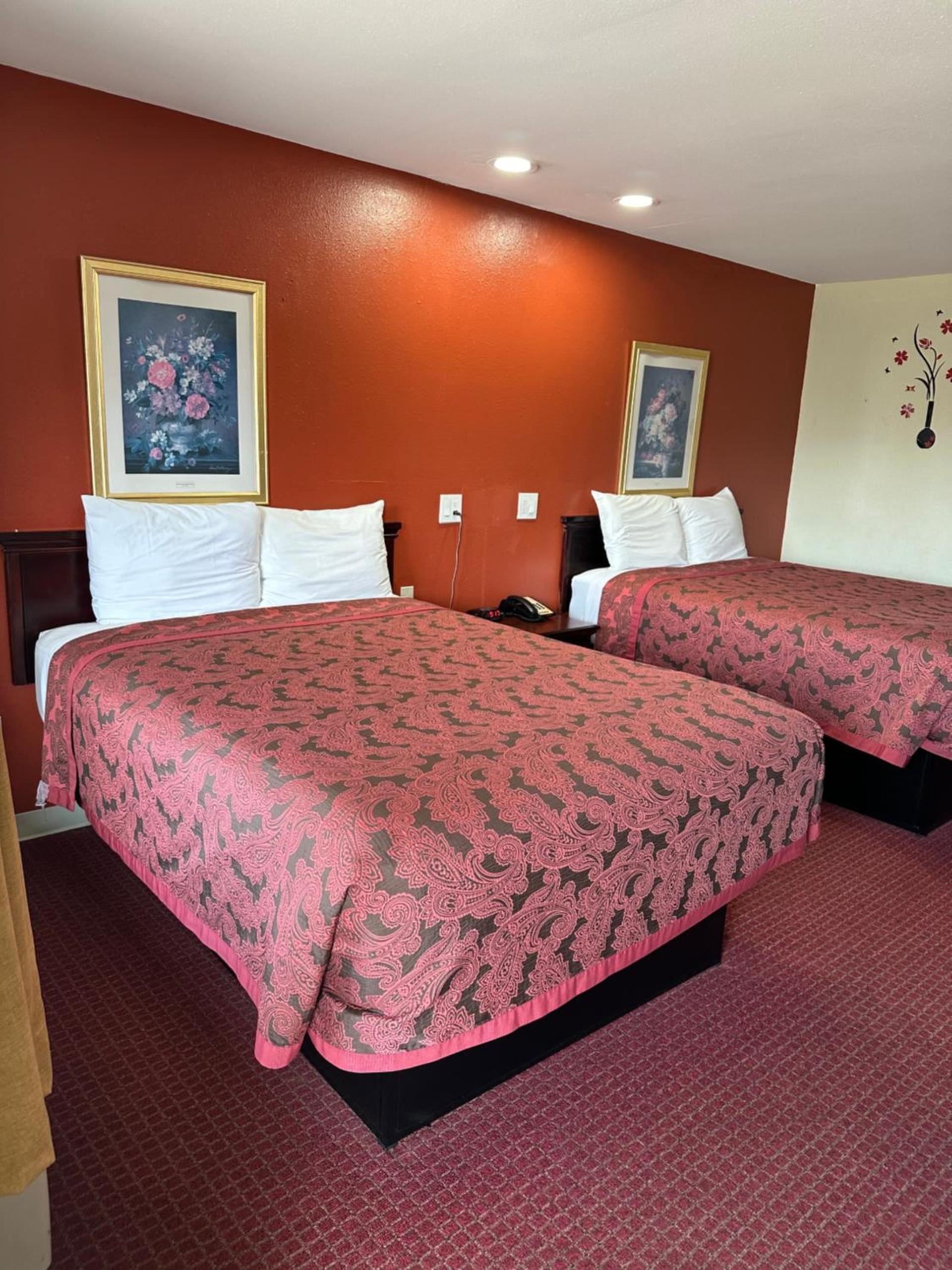 Western Plaza Inn photo 3