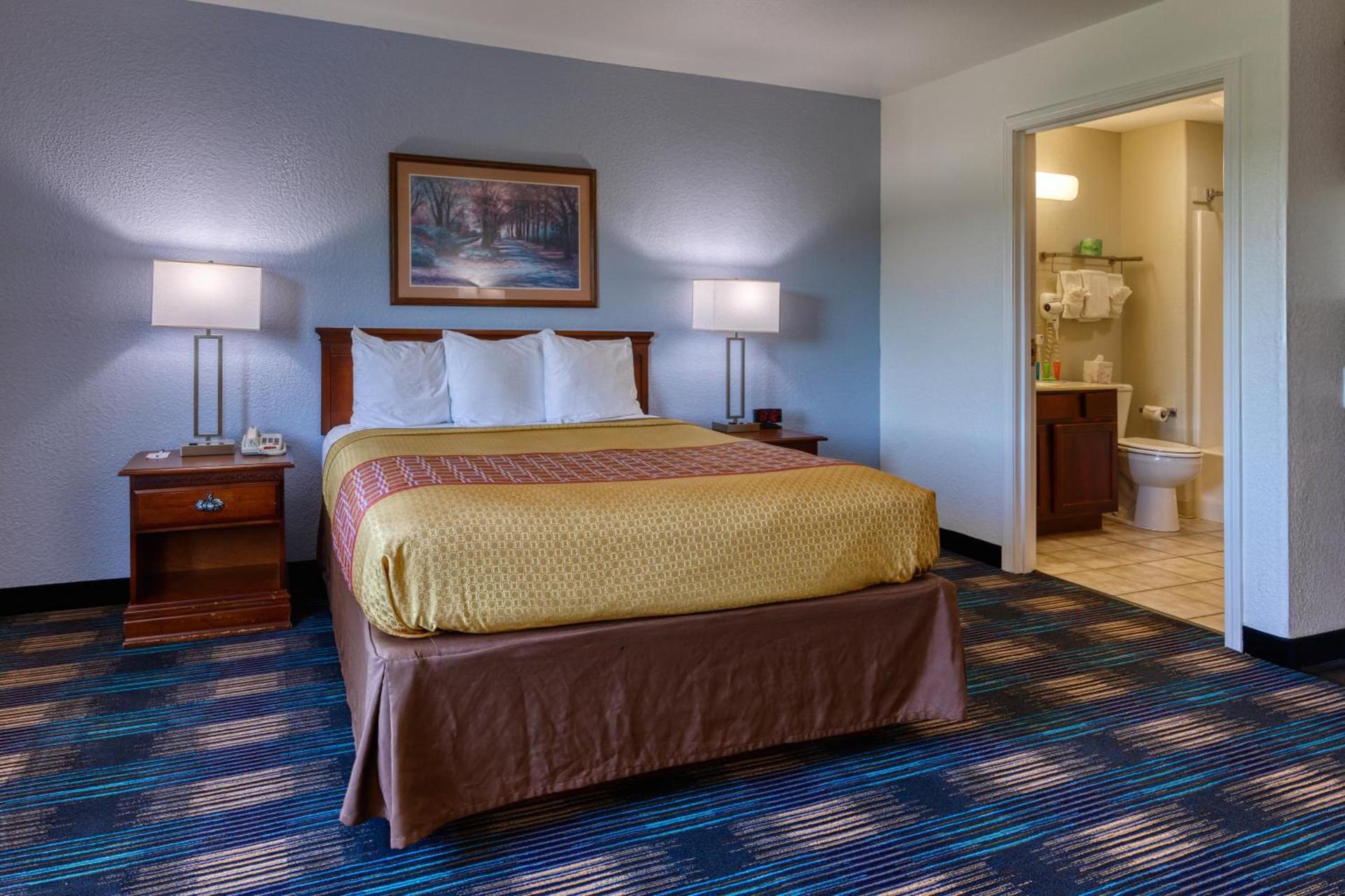 All Towne Suites photo 8