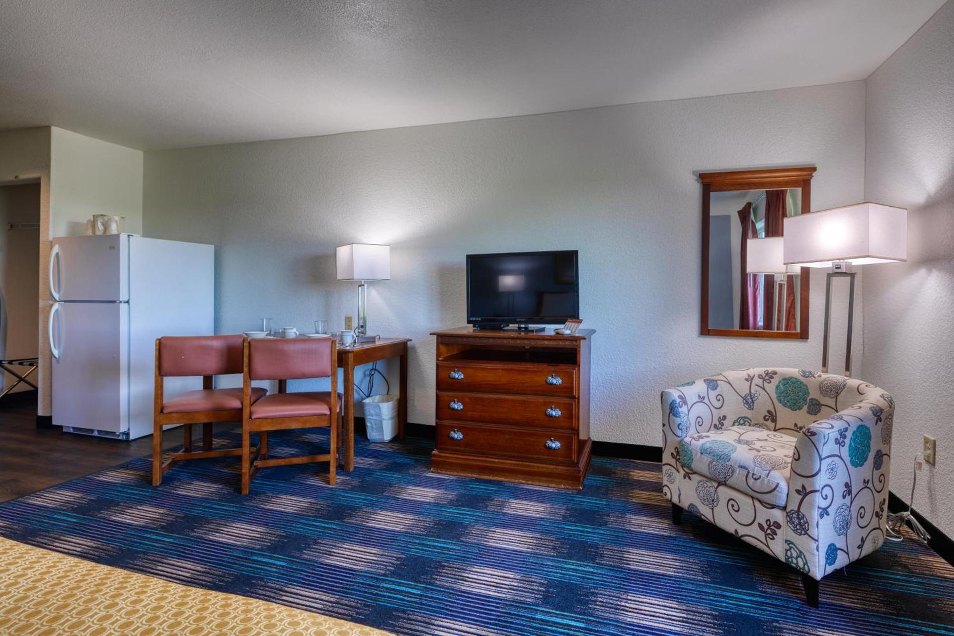 All Towne Suites photo 10