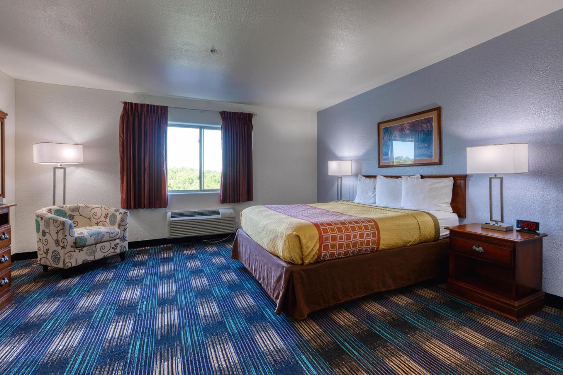 All Towne Suites photo 9