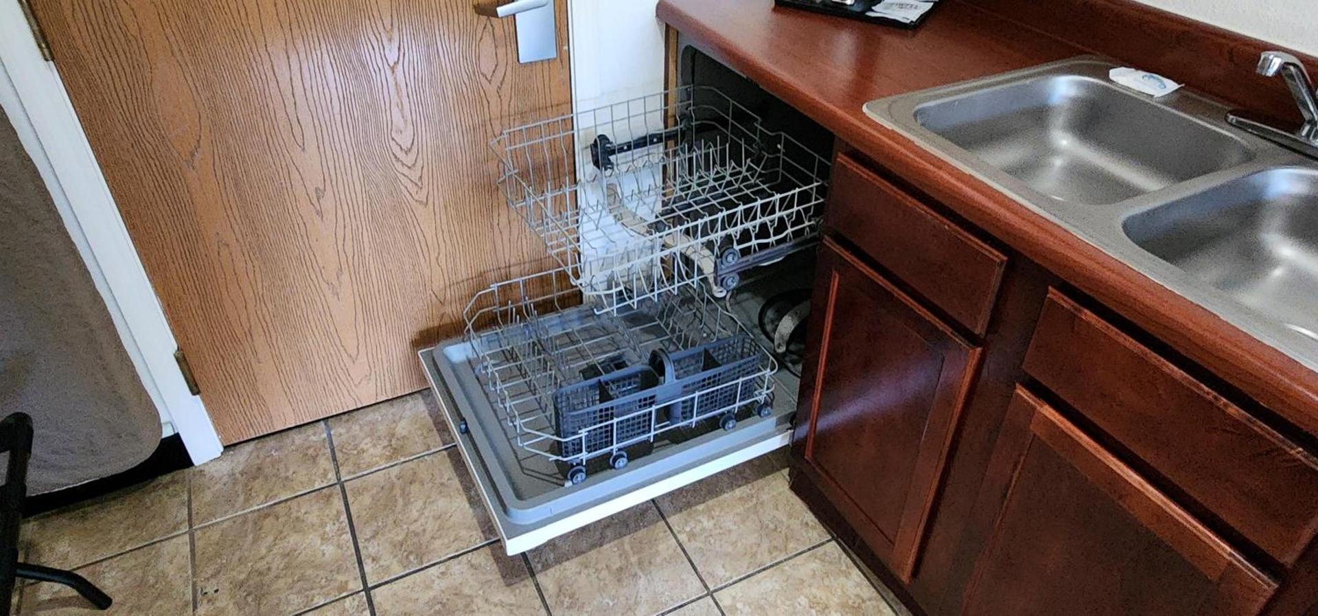 All Towne Suites photo 28