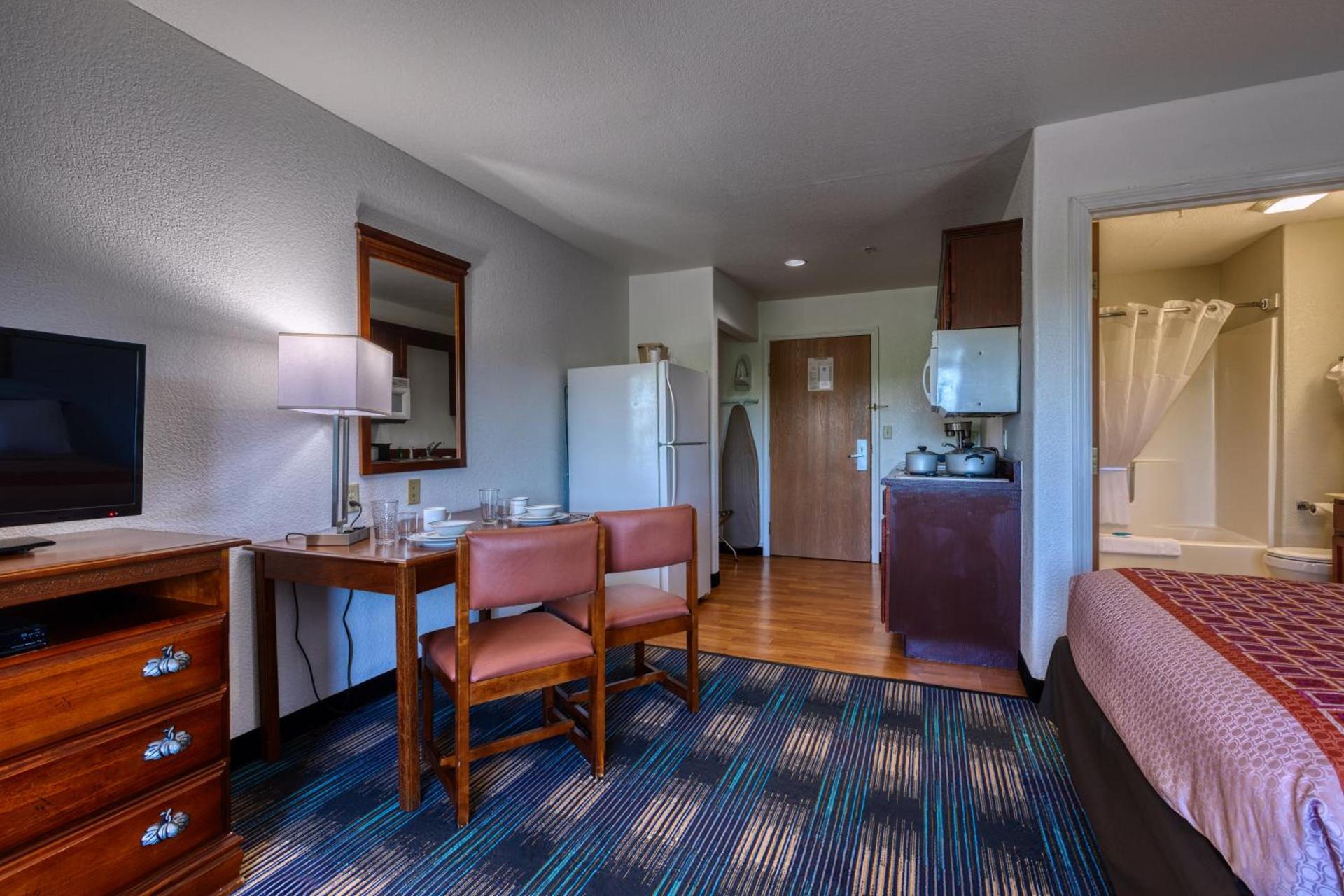 All Towne Suites photo 57