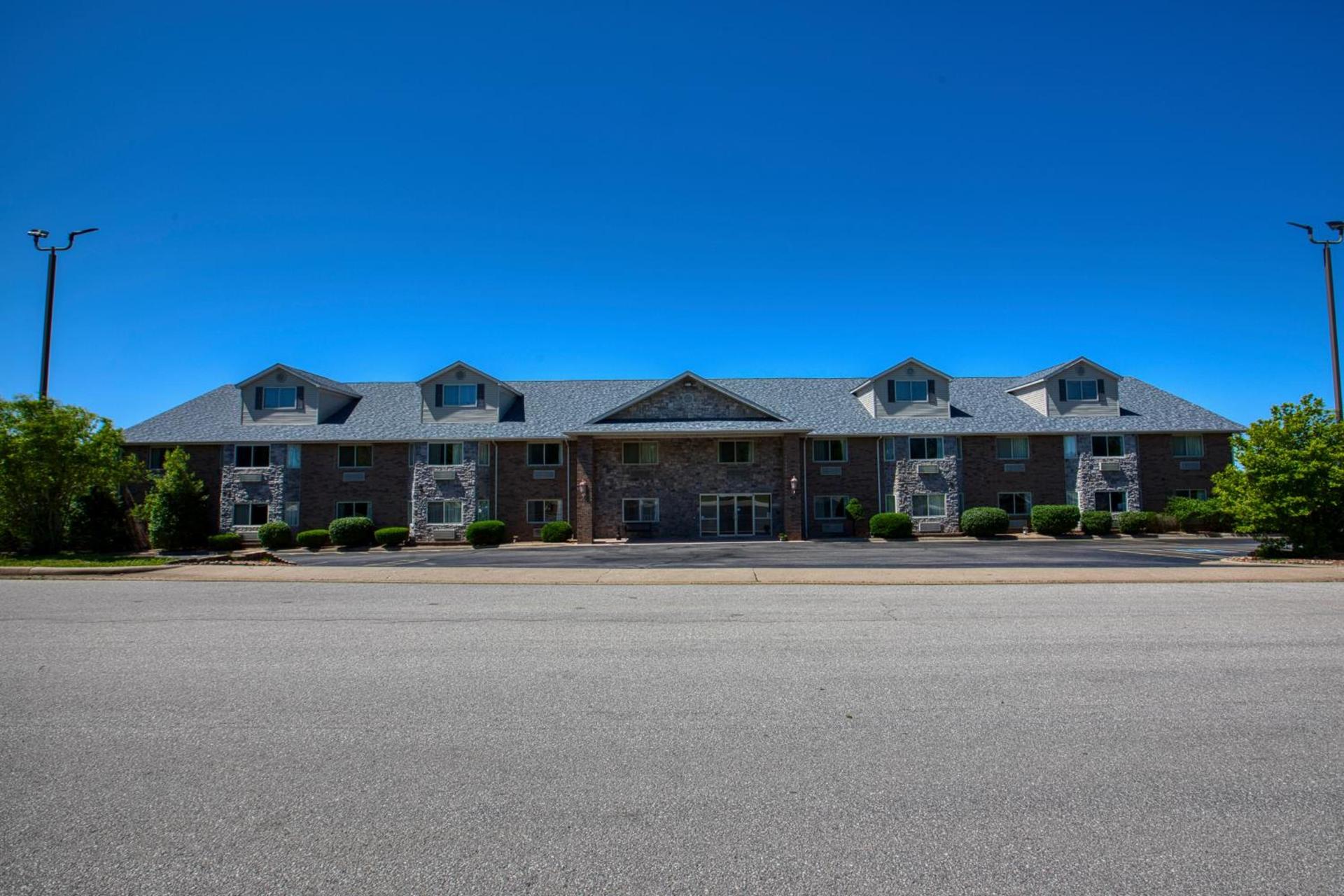 All Towne Suites photo 61