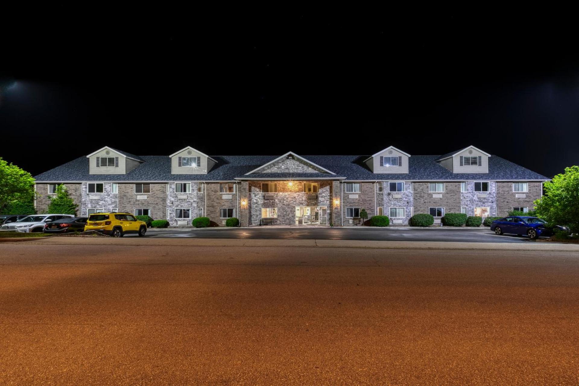 All Towne Suites photo 3