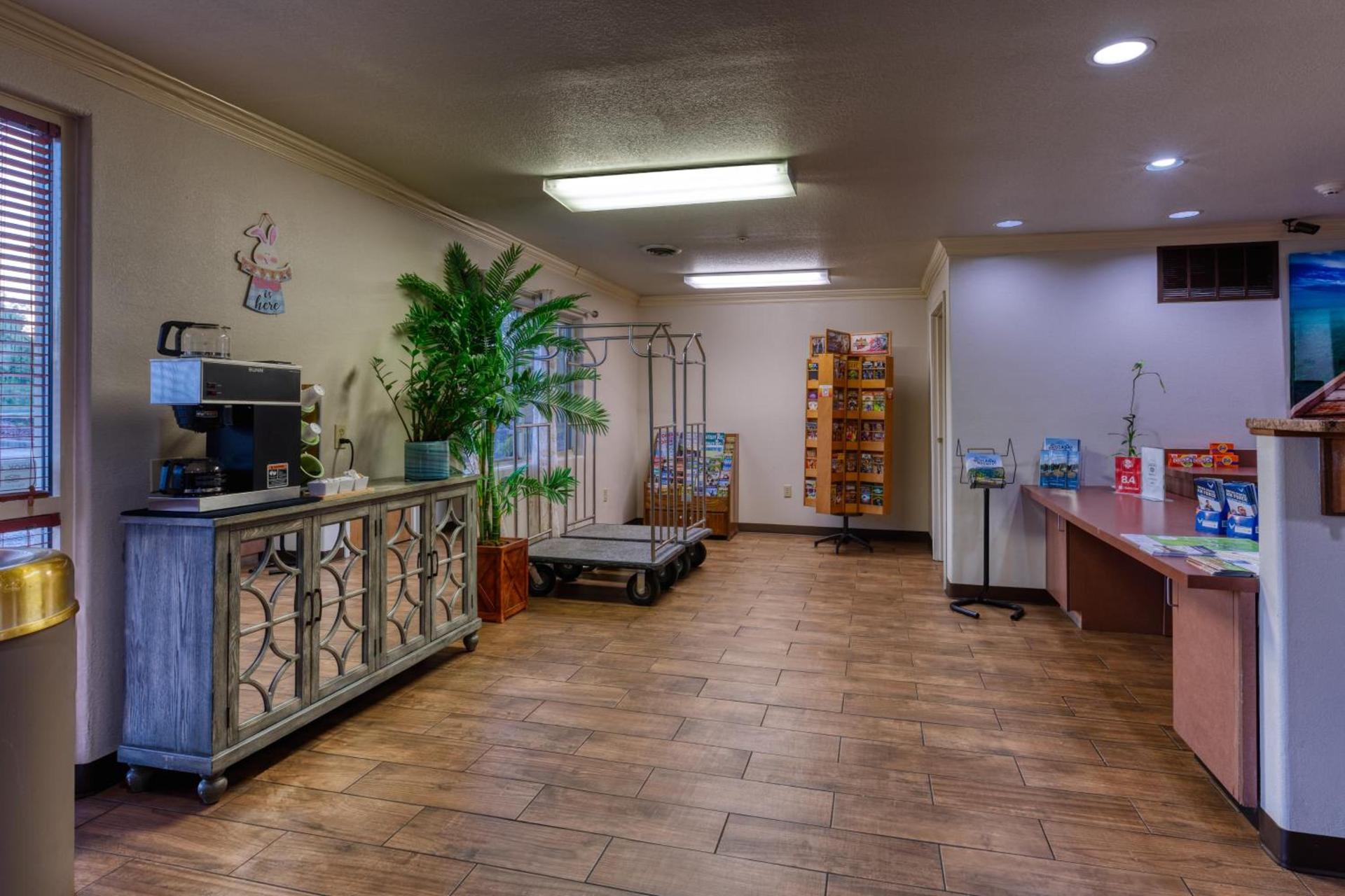 All Towne Suites photo 65