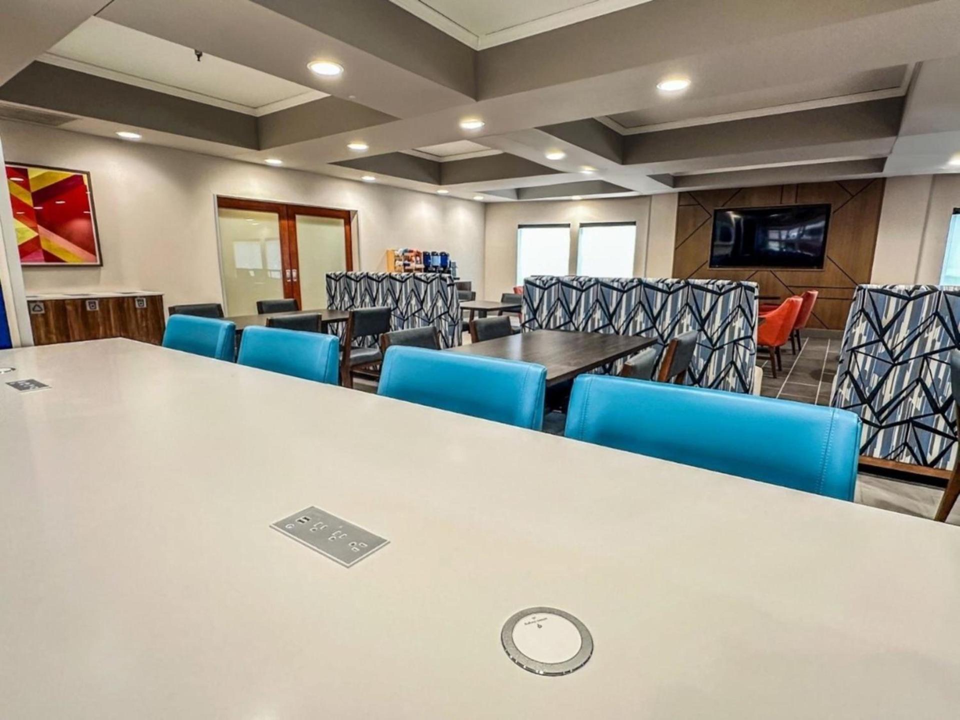 Holiday Inn Express Kearney by IHG photo 76