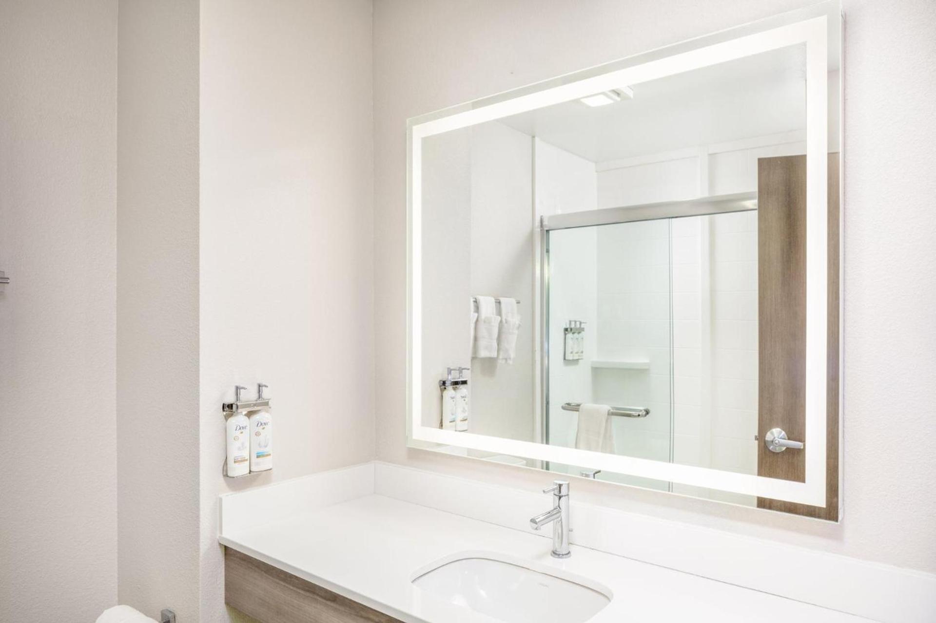 Holiday Inn Express Kearney by IHG photo 84