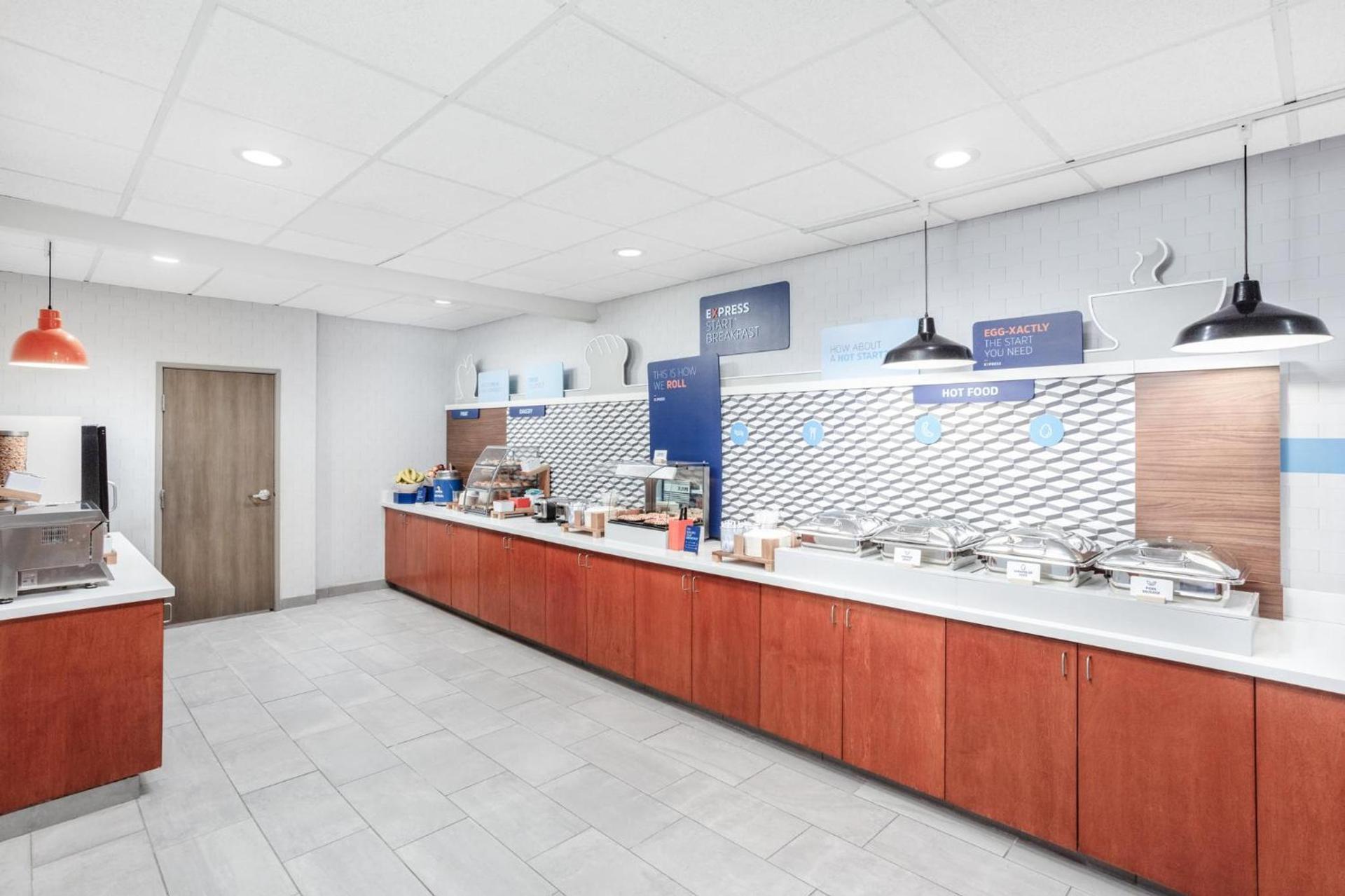 Holiday Inn Express Kearney by IHG photo 71