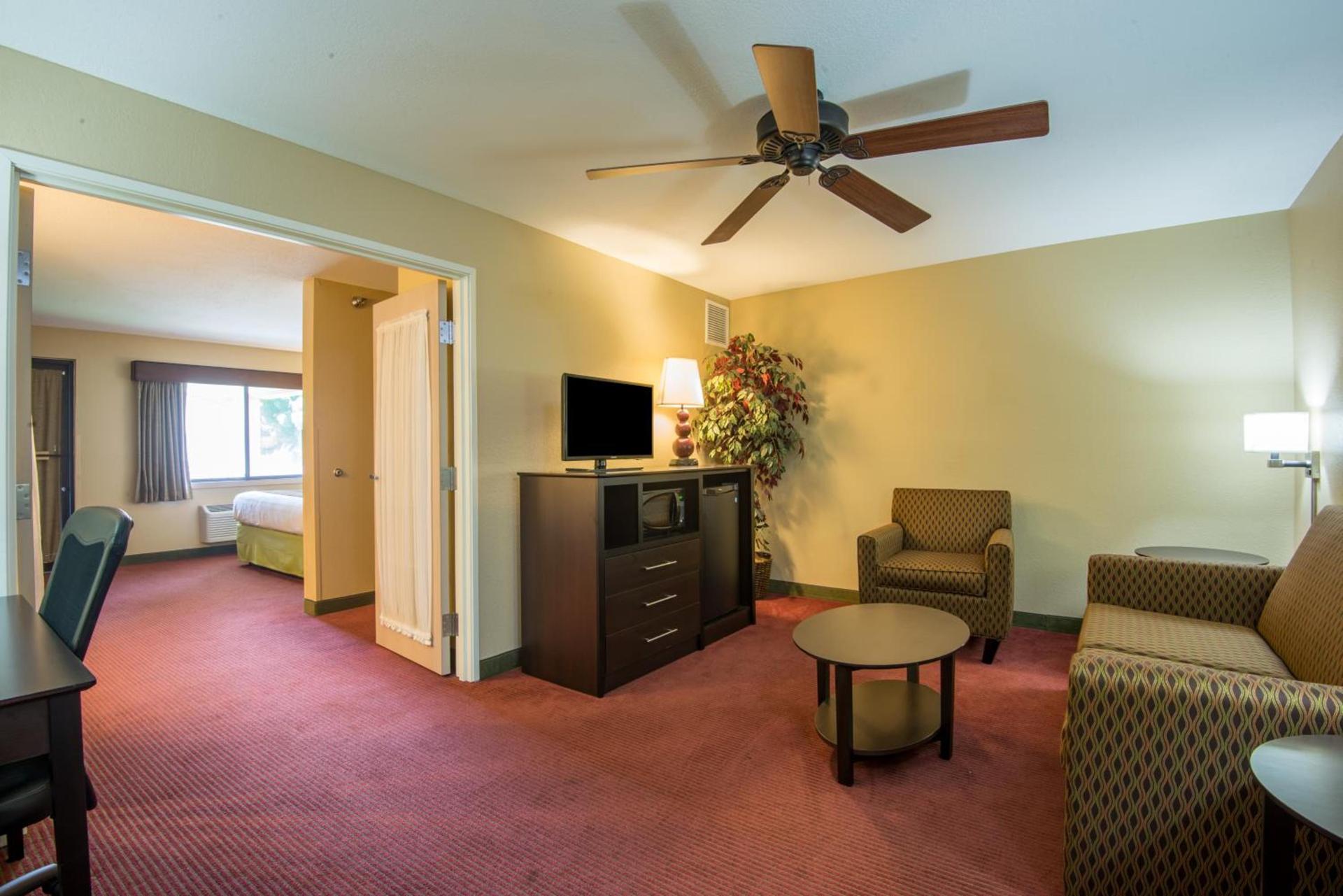 AmericInn by Wyndham Okoboji photo 58