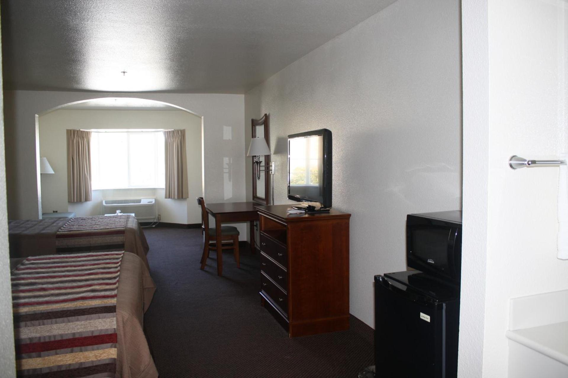 Airport Inn photo 67