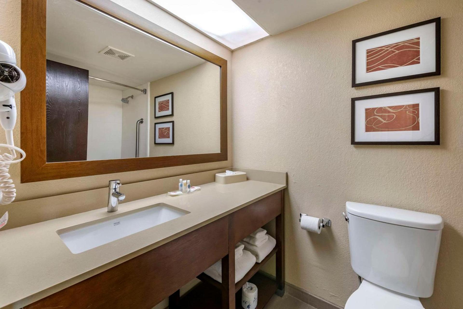 Comfort Suites Baymeadows Near Butler Blvd photo 31