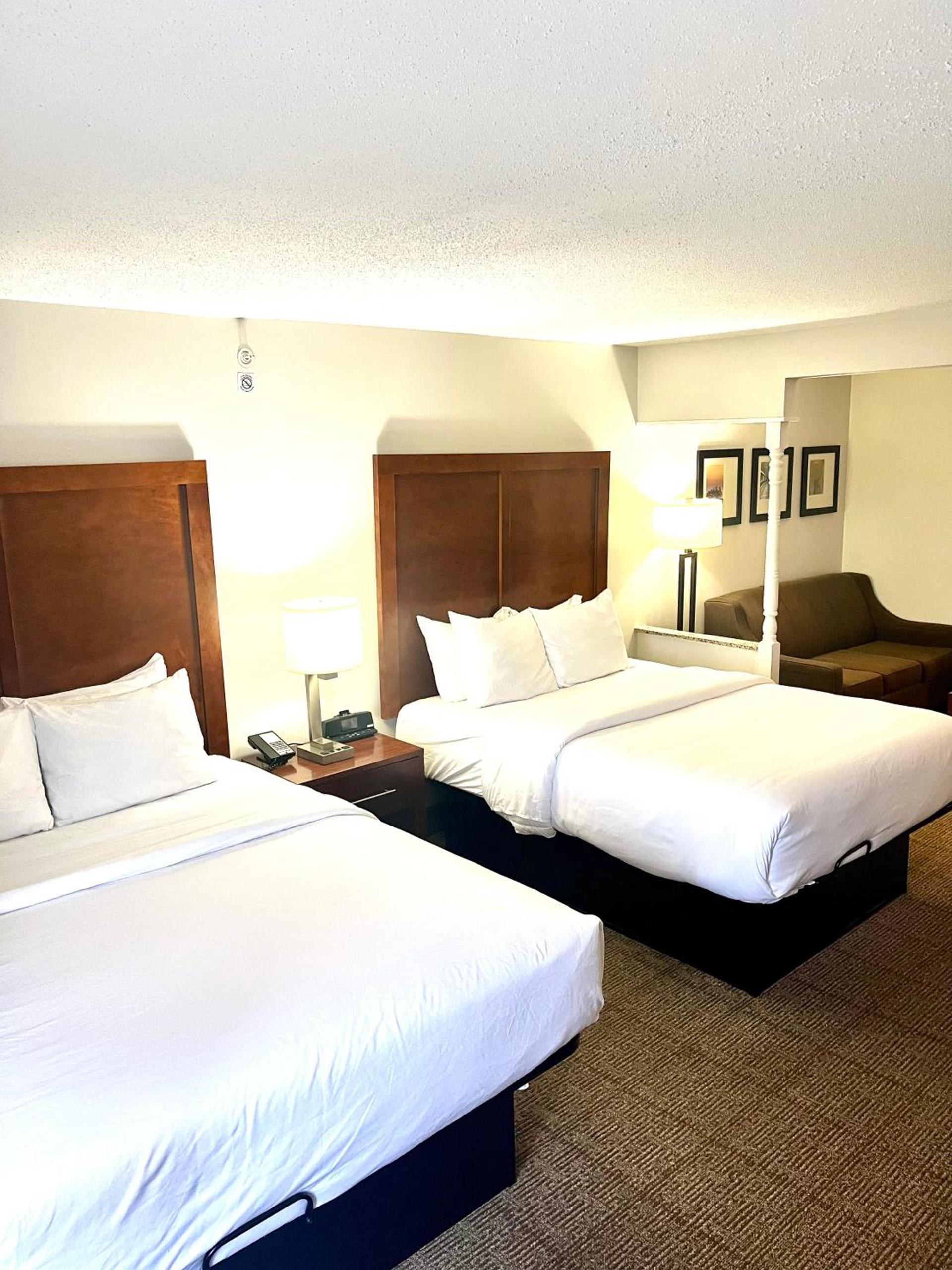 Comfort Inn & Suites Jackson North photo 40