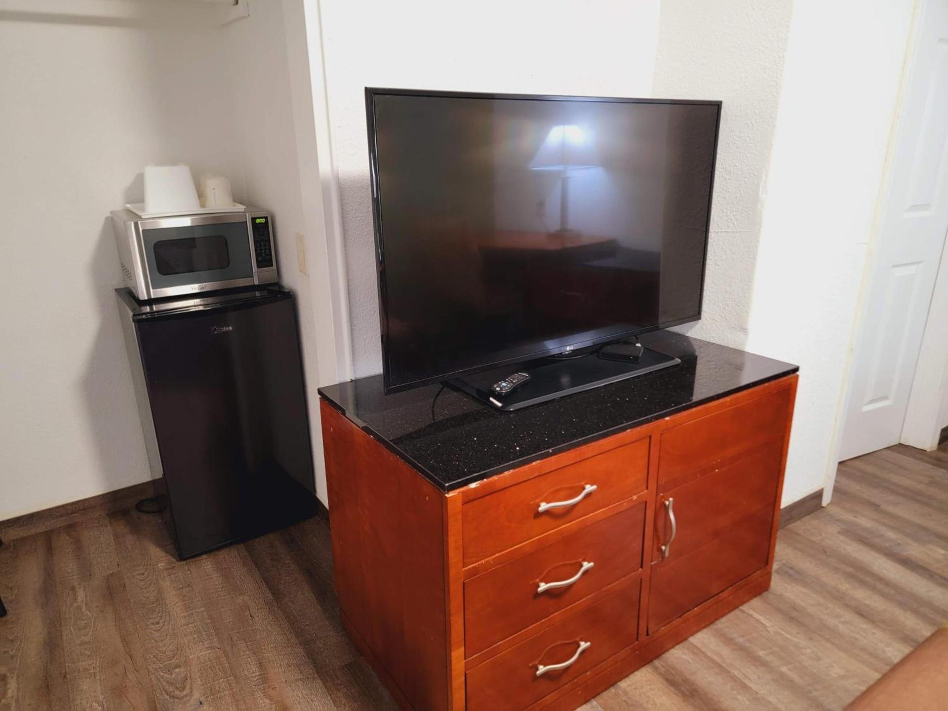 Super 8 by Wyndham El Centro North photo 18
