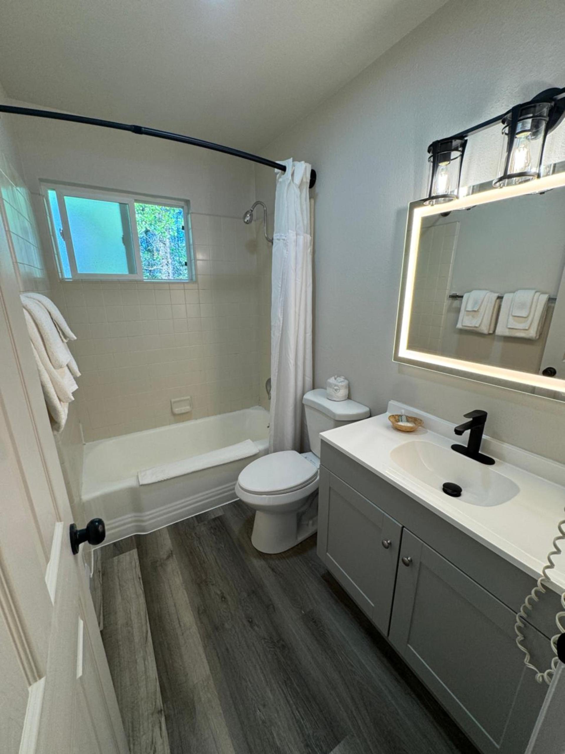Quality Inn & Suites Jackson photo 65