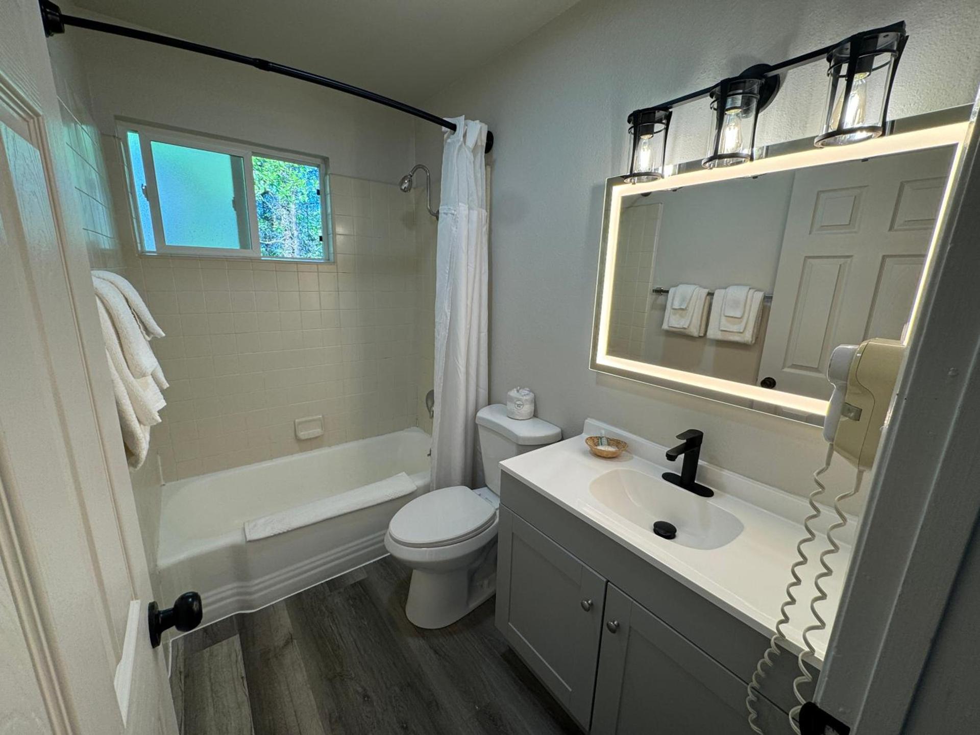 Quality Inn & Suites Jackson photo 66