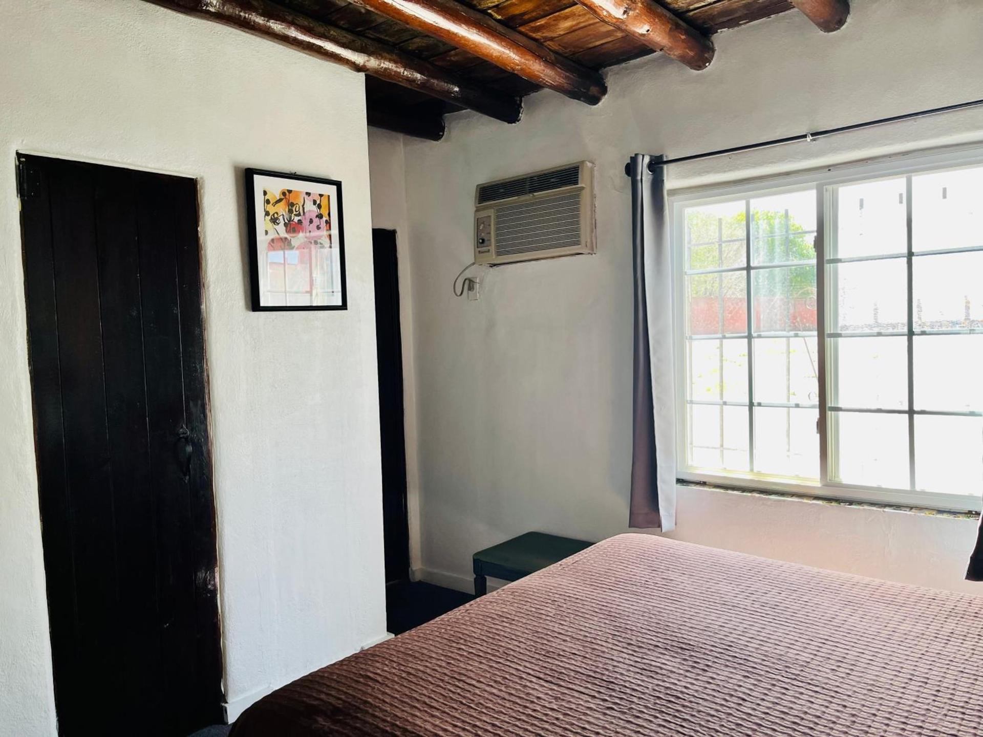 Cottonwood Court Motel photo 61