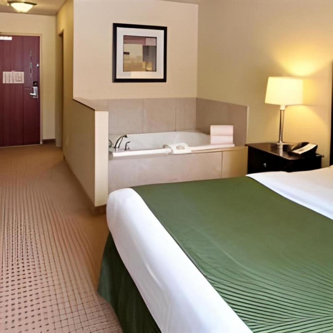 AmeriVu inn and Suites - Crookston photo 51