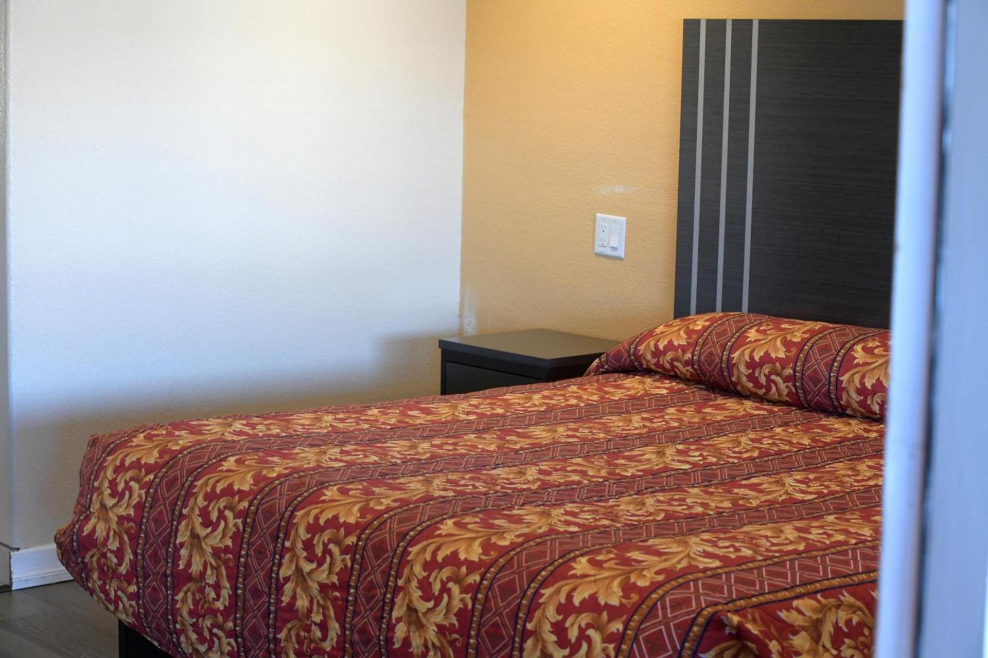A-1 Budget Motel photo 80