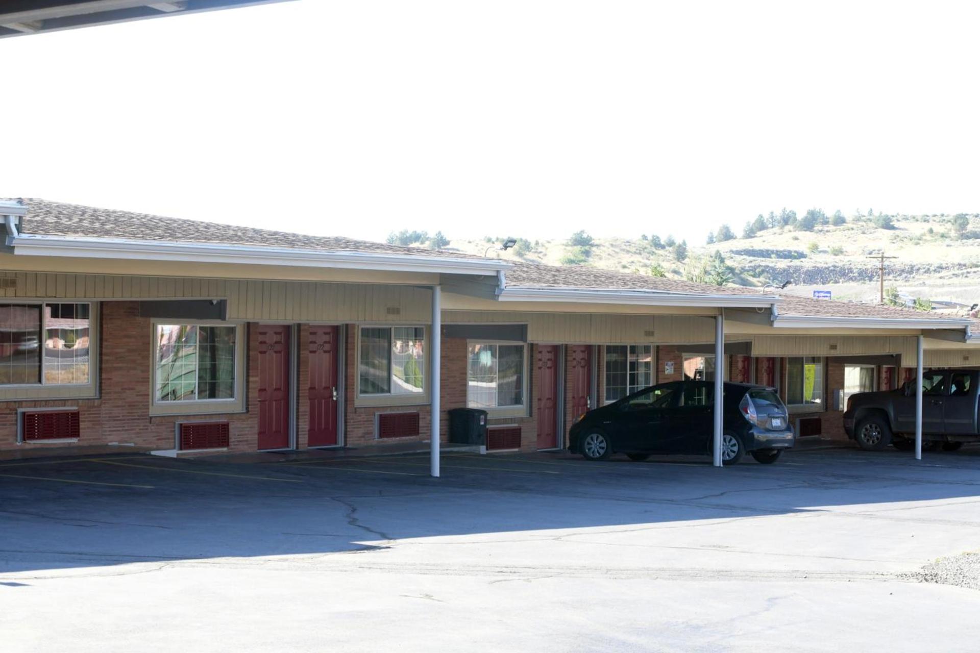 A-1 Budget Motel photo 8