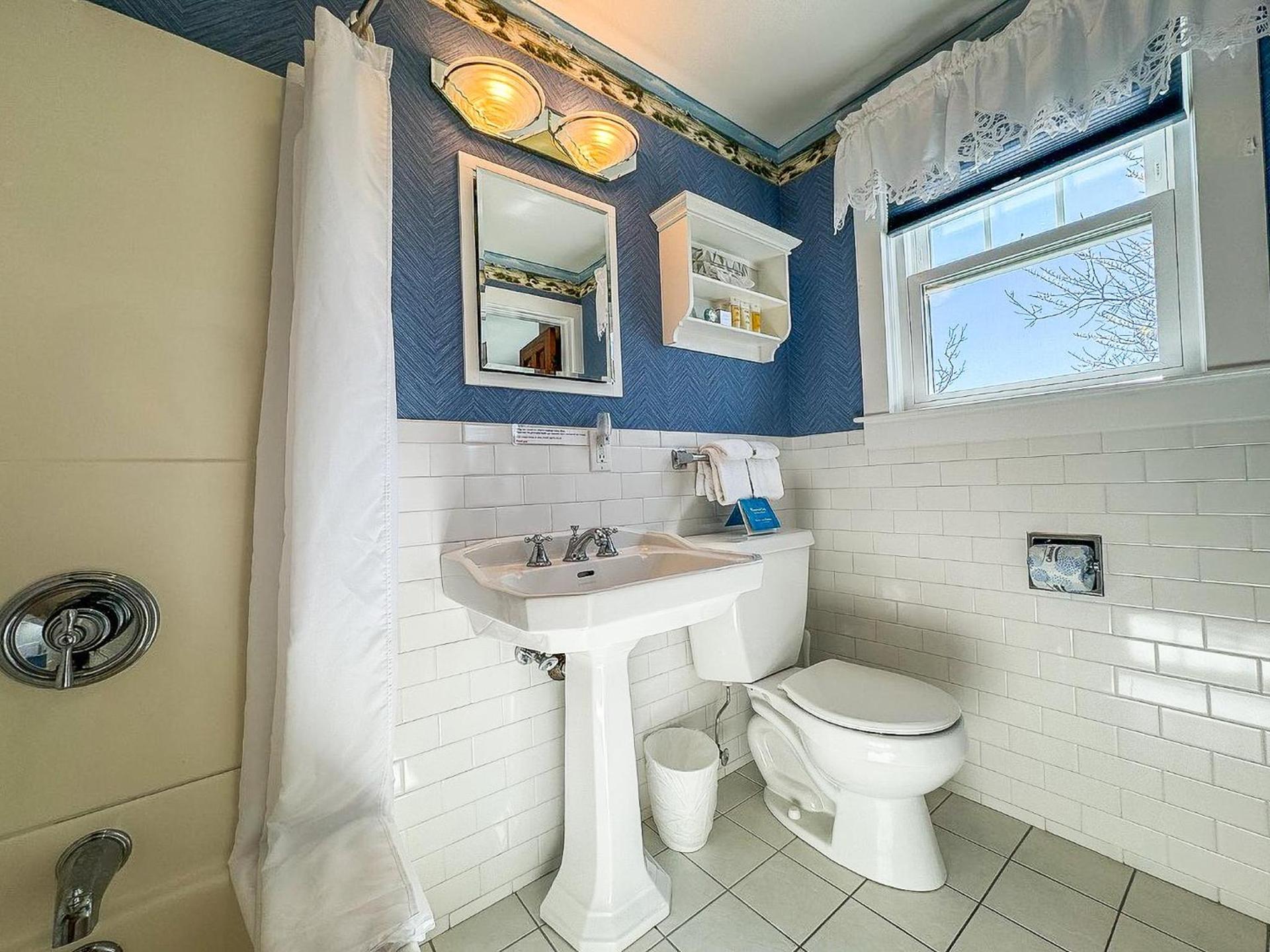 Winstead Beach Resort photo 32