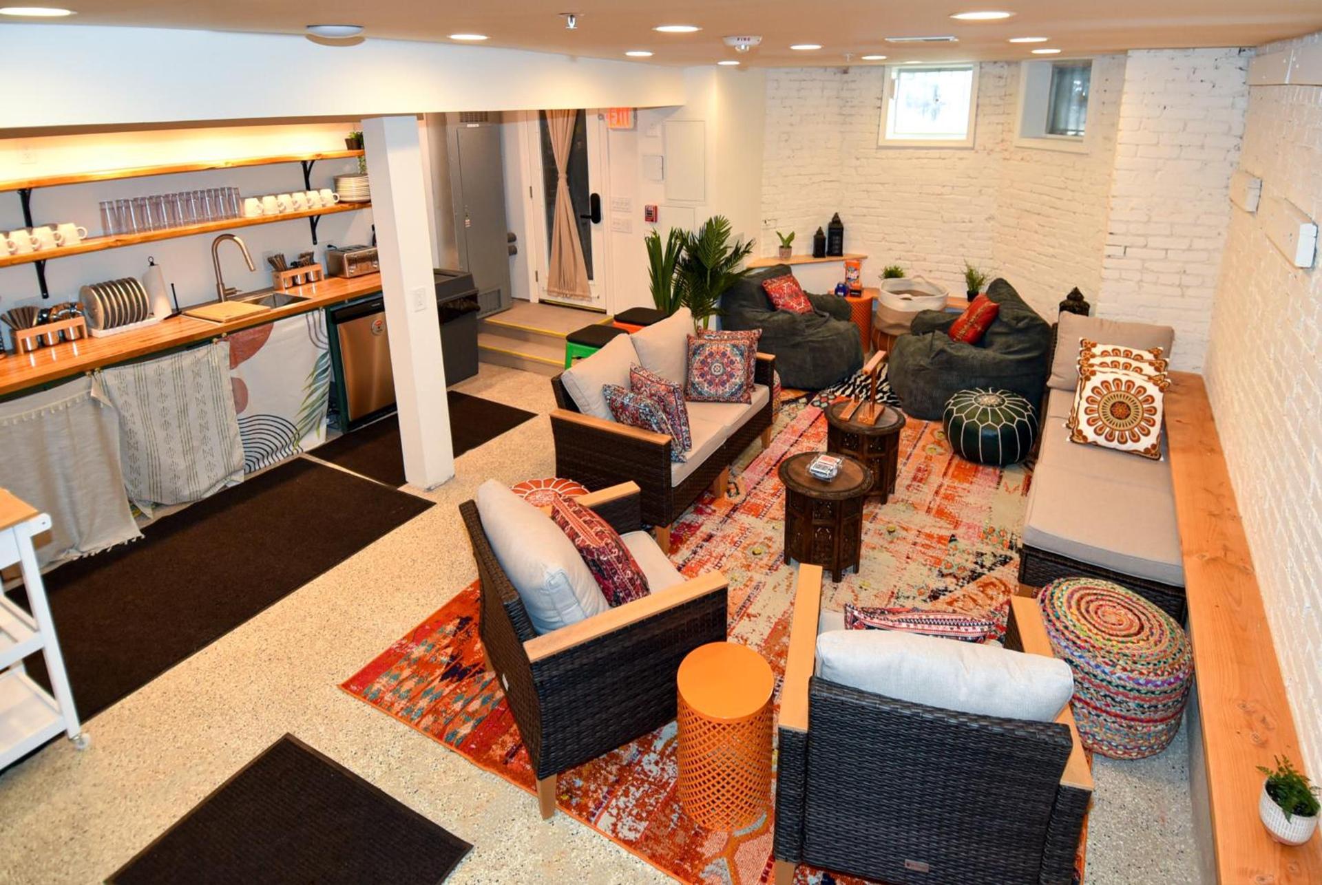 Caravan Hostel DC photo 35