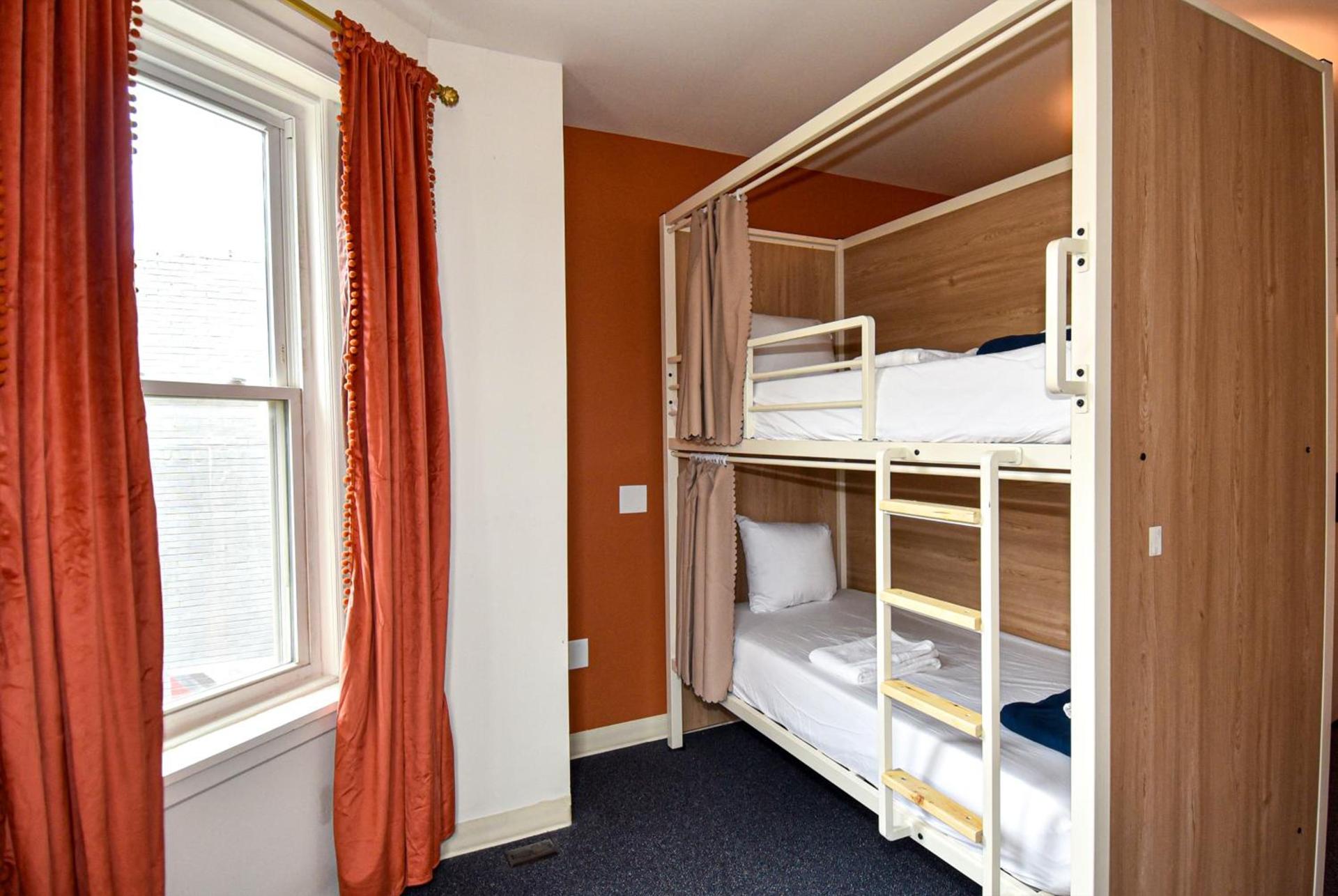 Caravan Hostel DC photo 34