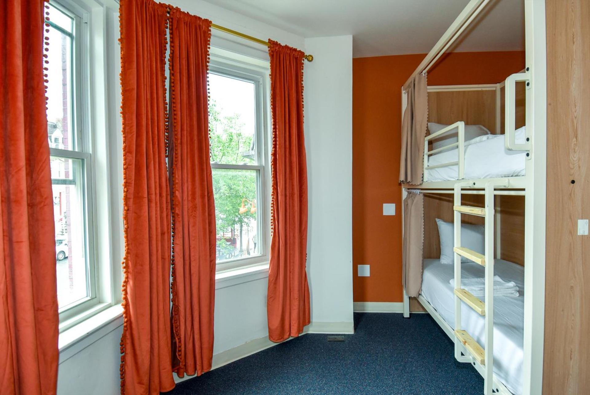 Caravan Hostel DC photo 6
