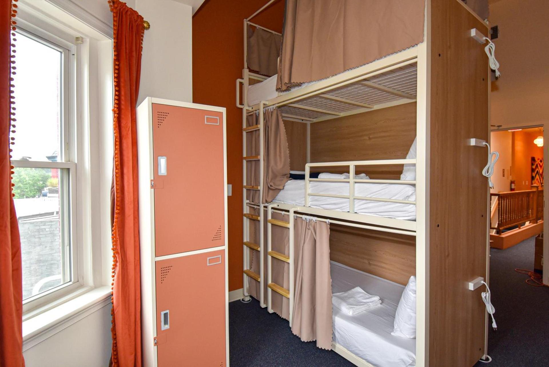 Caravan Hostel DC photo 43