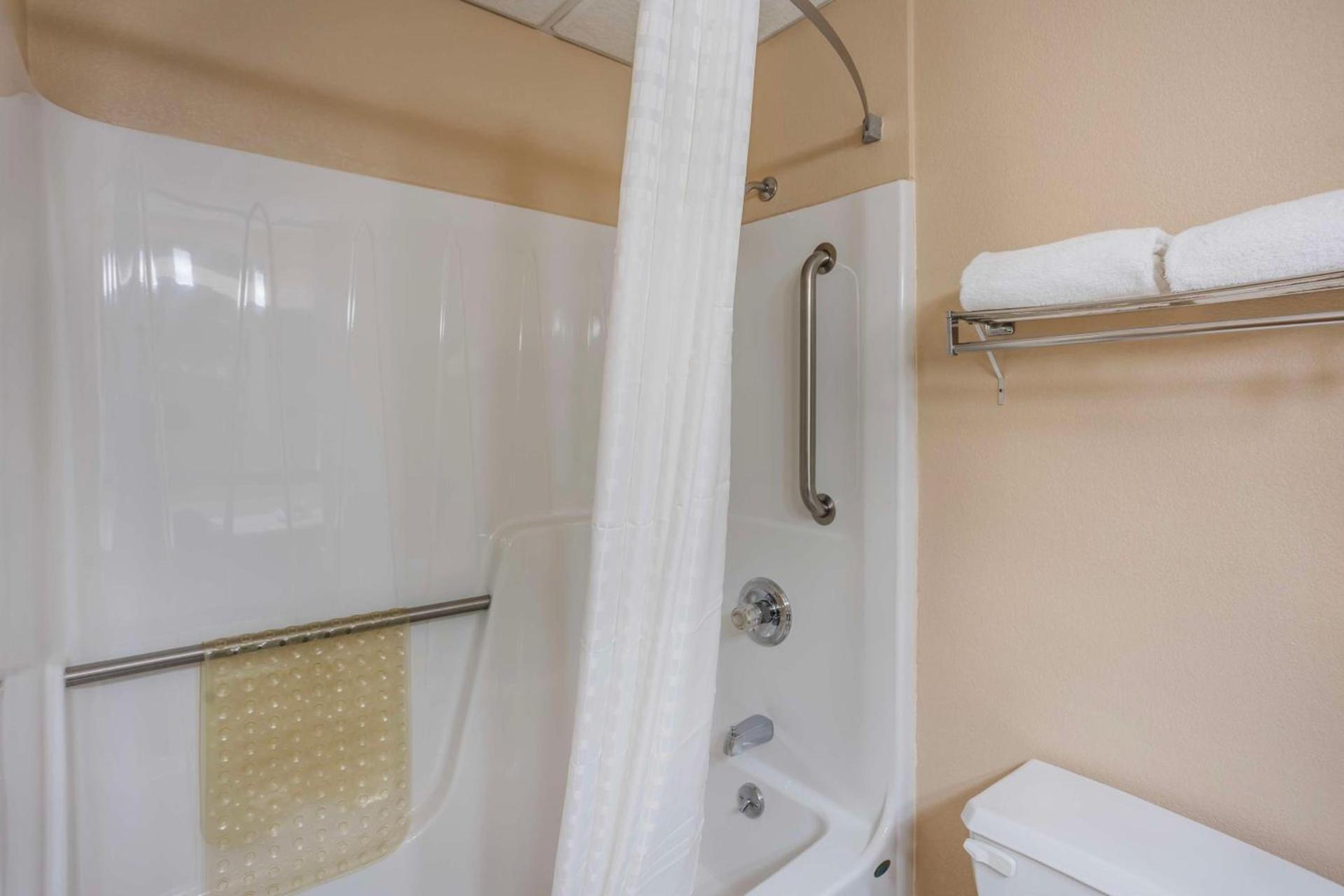 Best Western Inn at Blakeslee-Pocono photo 27