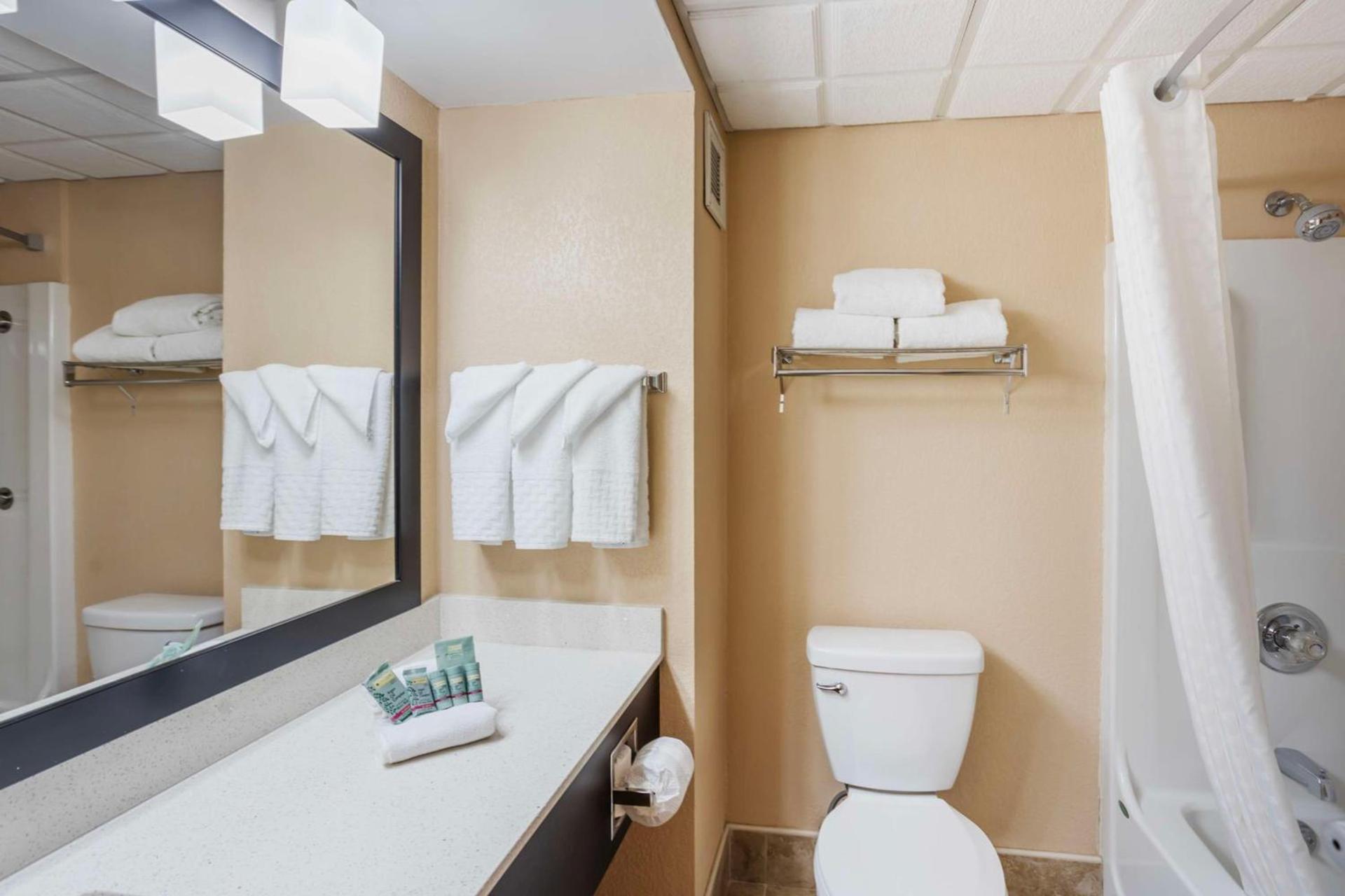 Best Western Inn at Blakeslee-Pocono photo 60