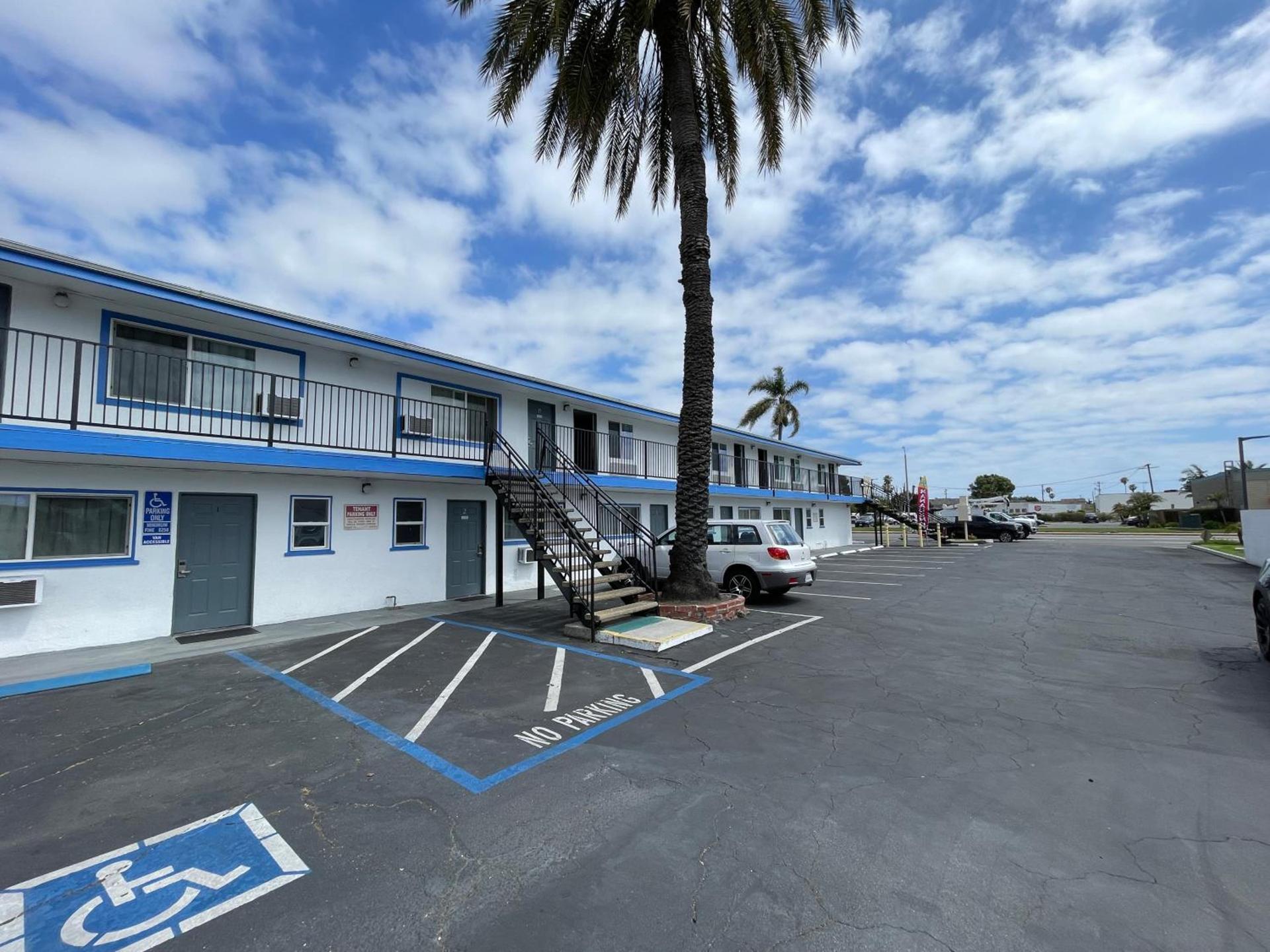 Sunny Sands Inn photo 1