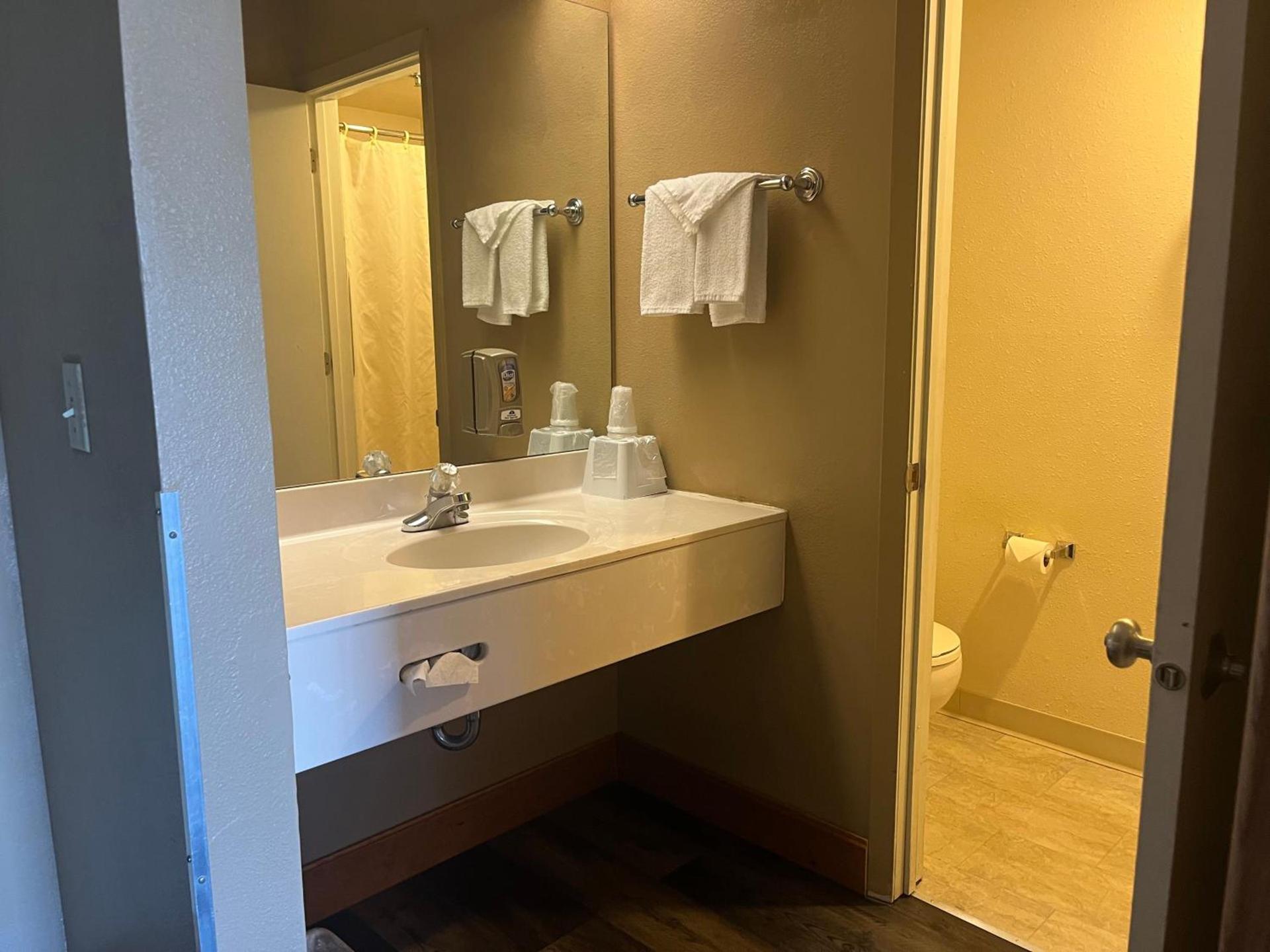 Americas Best Value Inn Kalispell photo 8