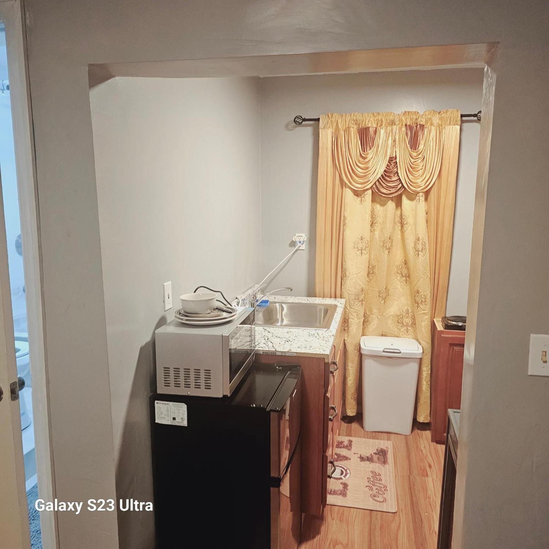 Divine Villa Guest House Harper Ave WITH FREE PRIVATE PARKING photo 18