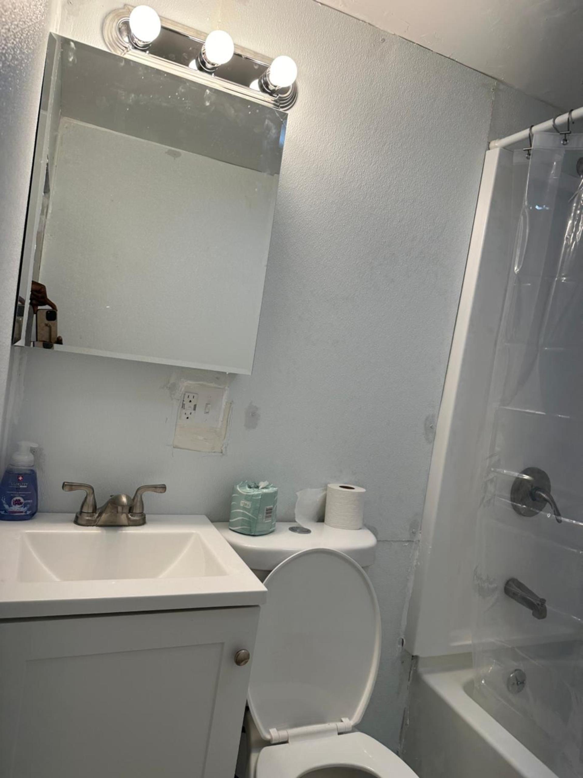 Divine Villa Guest House Harper Ave WITH FREE PRIVATE PARKING photo 16