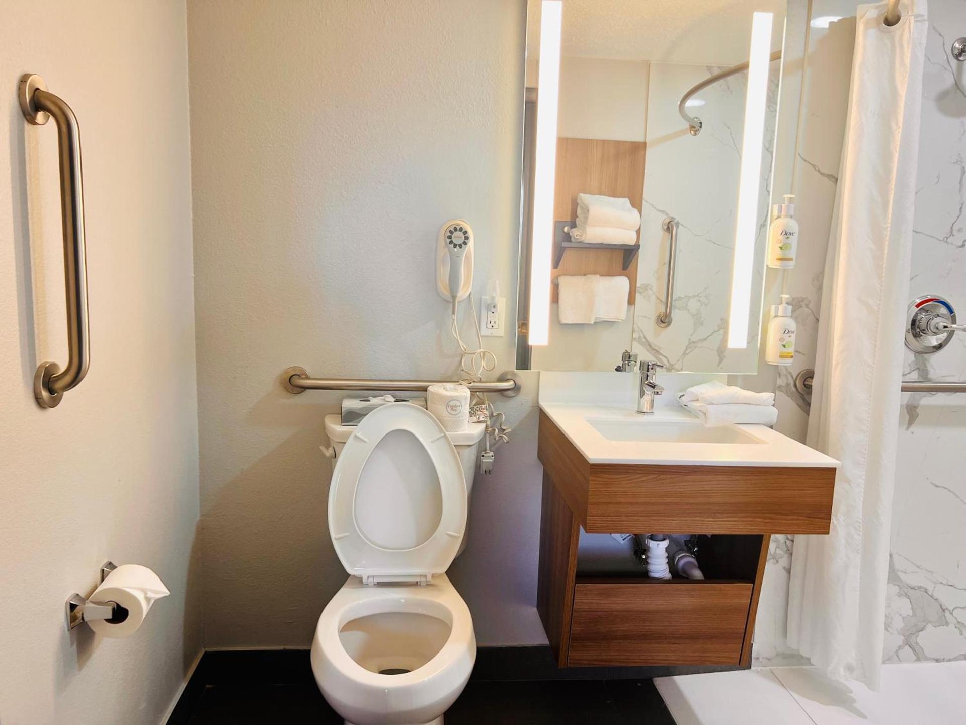 Microtel Inn by Wyndham Lexington photo 15