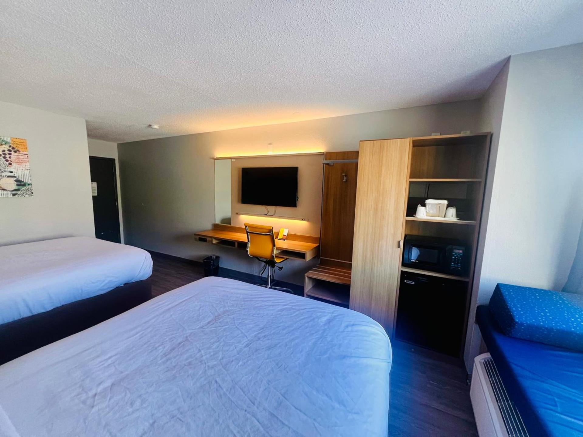 Microtel Inn by Wyndham Lexington photo 42