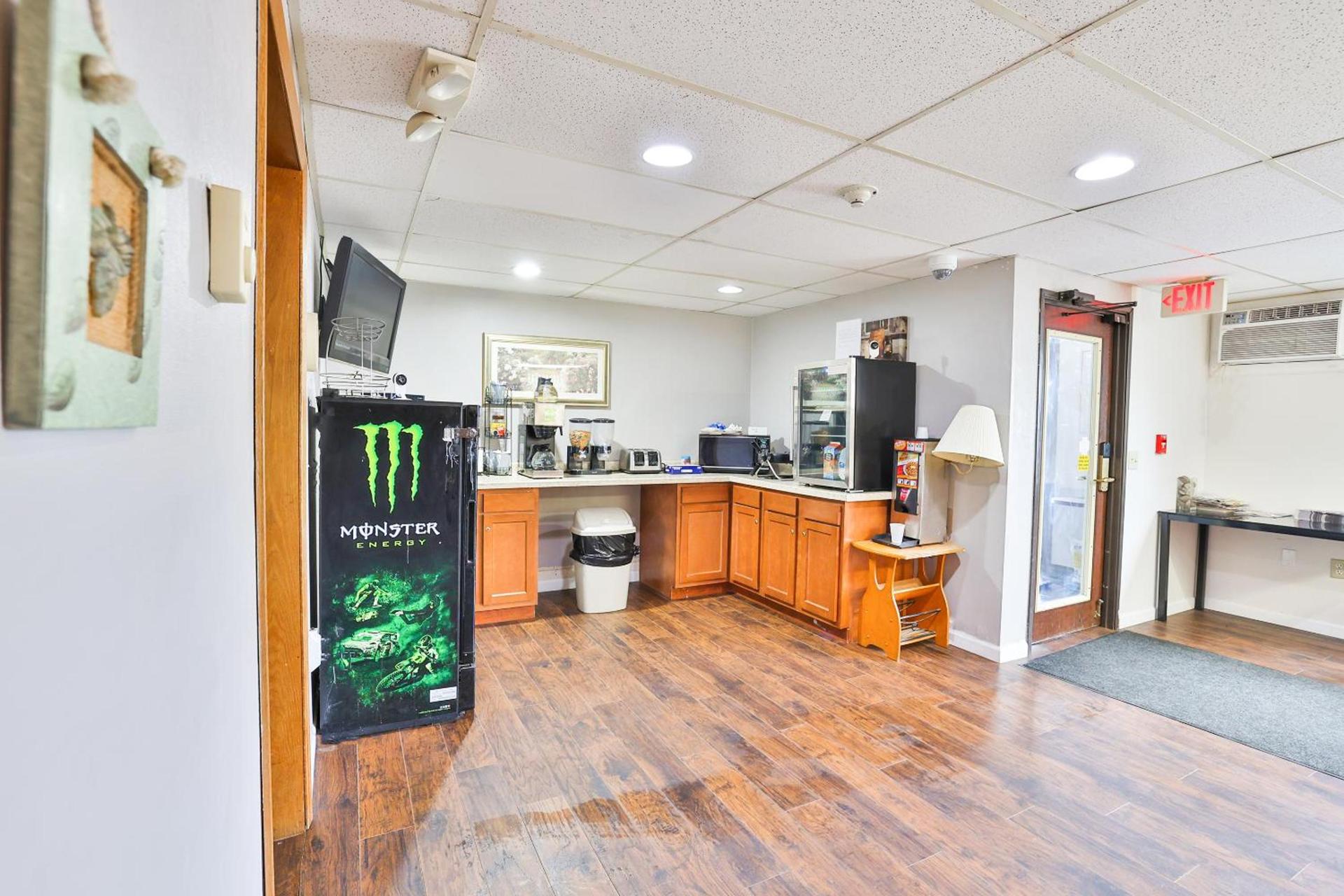 OYO Hotel Pipestone MN, Canterbury Park photo 21