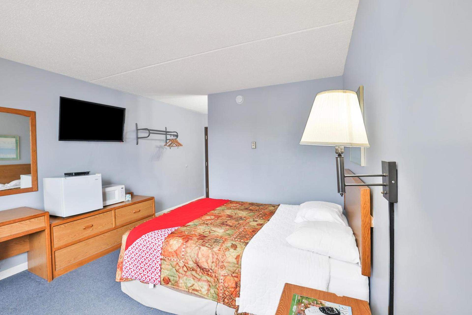 OYO Hotel Pipestone MN, Canterbury Park photo 75