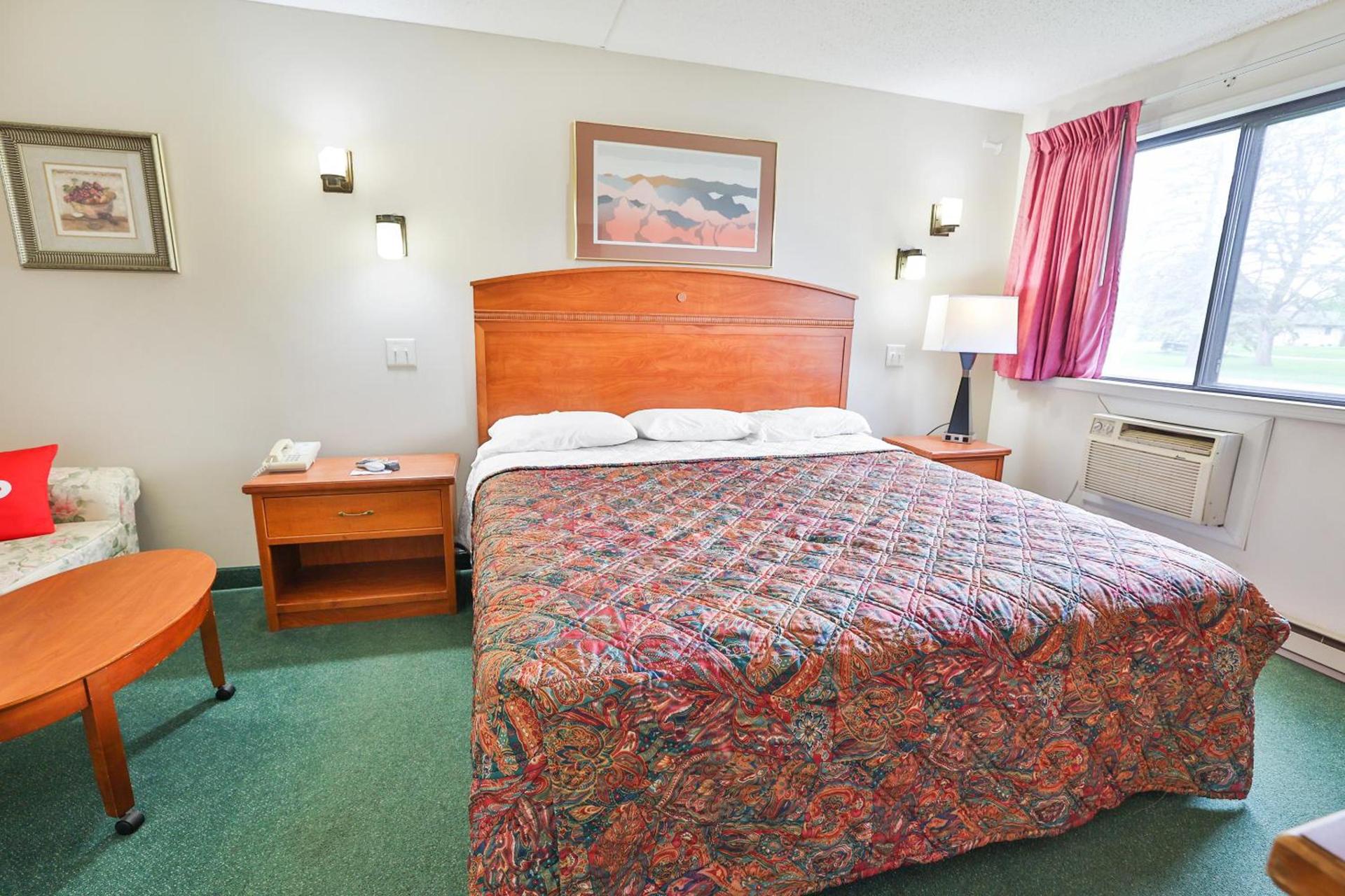 OYO Hotel Pipestone MN, Canterbury Park photo 34