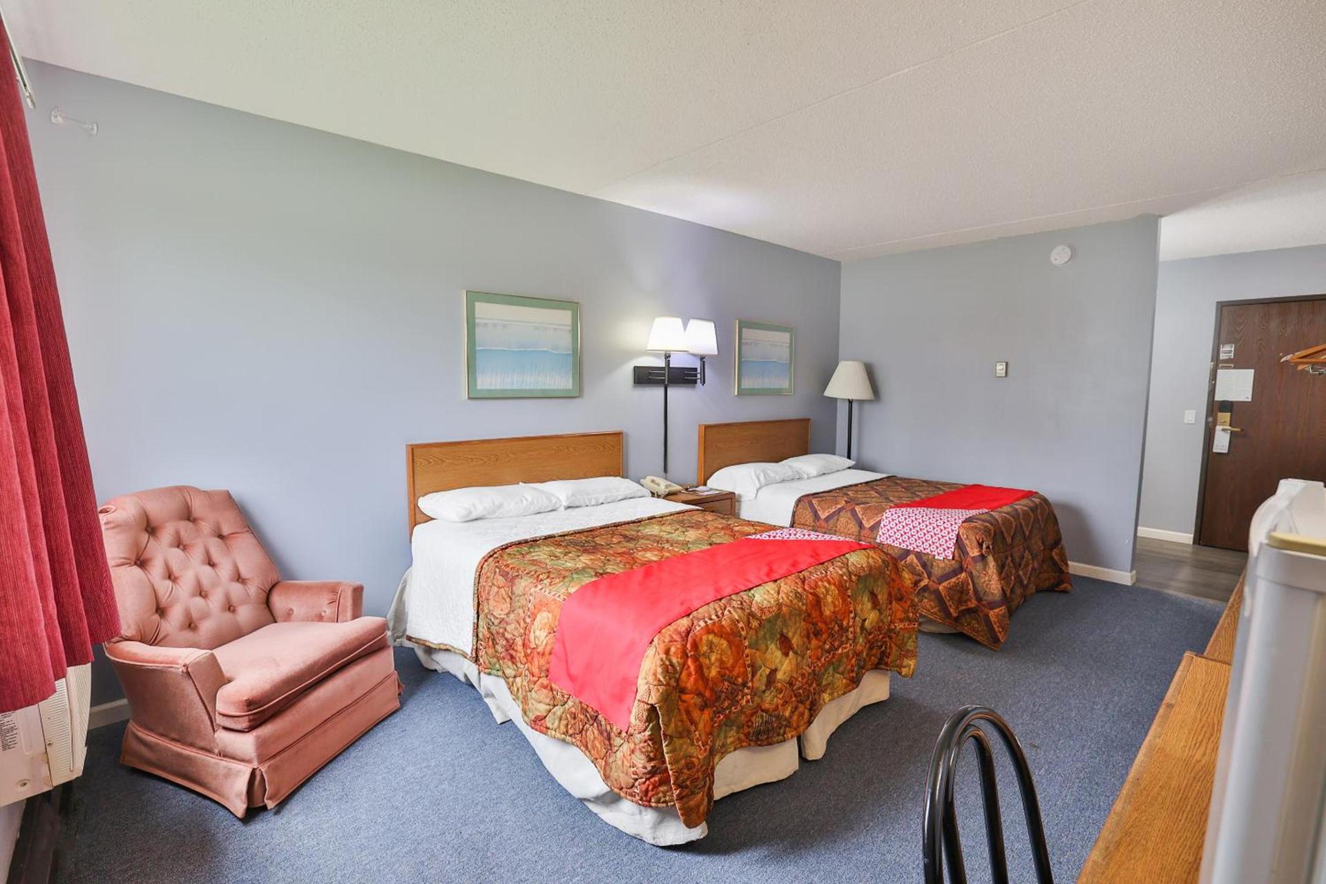 OYO Hotel Pipestone MN, Canterbury Park photo 52