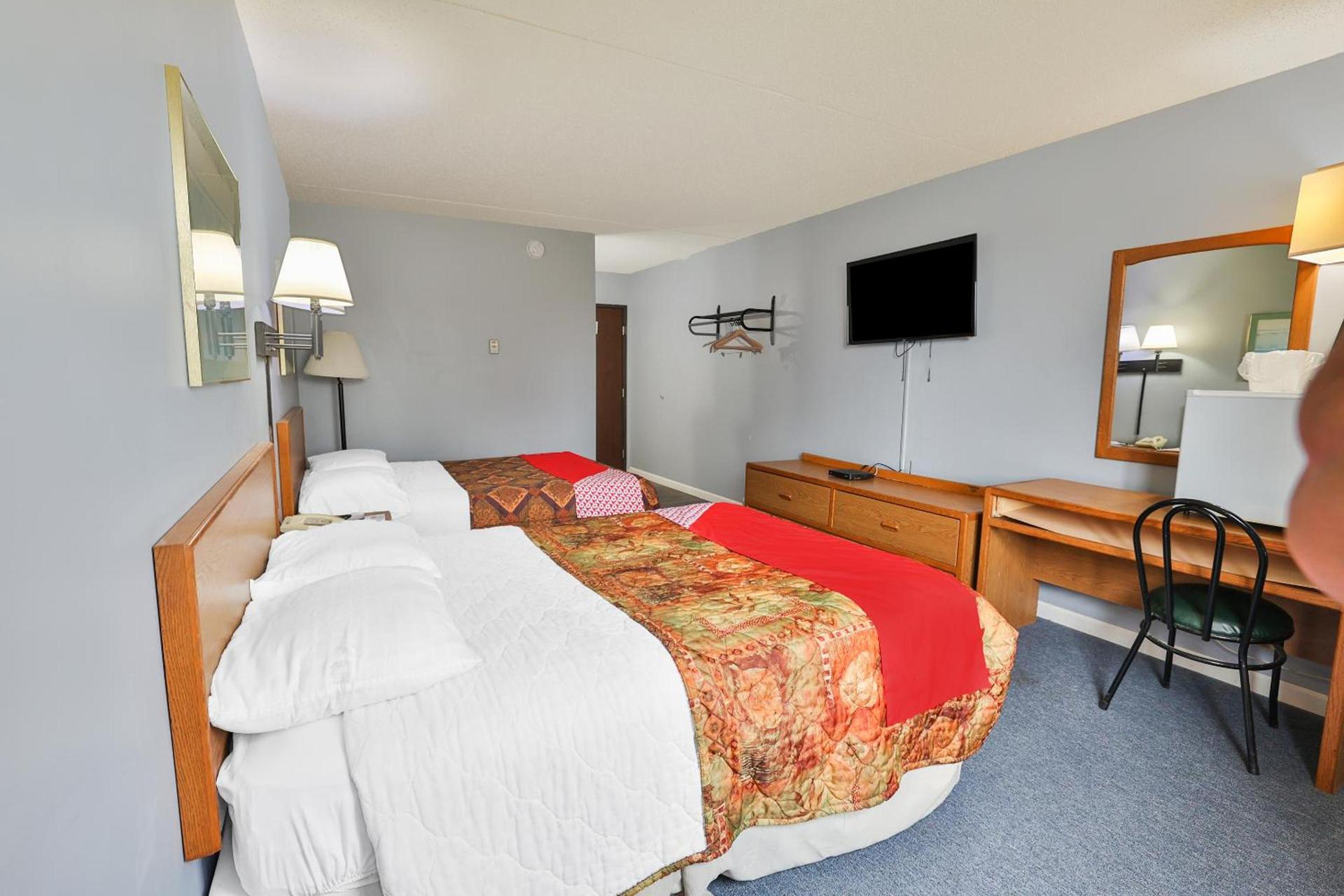 OYO Hotel Pipestone MN, Canterbury Park photo 49