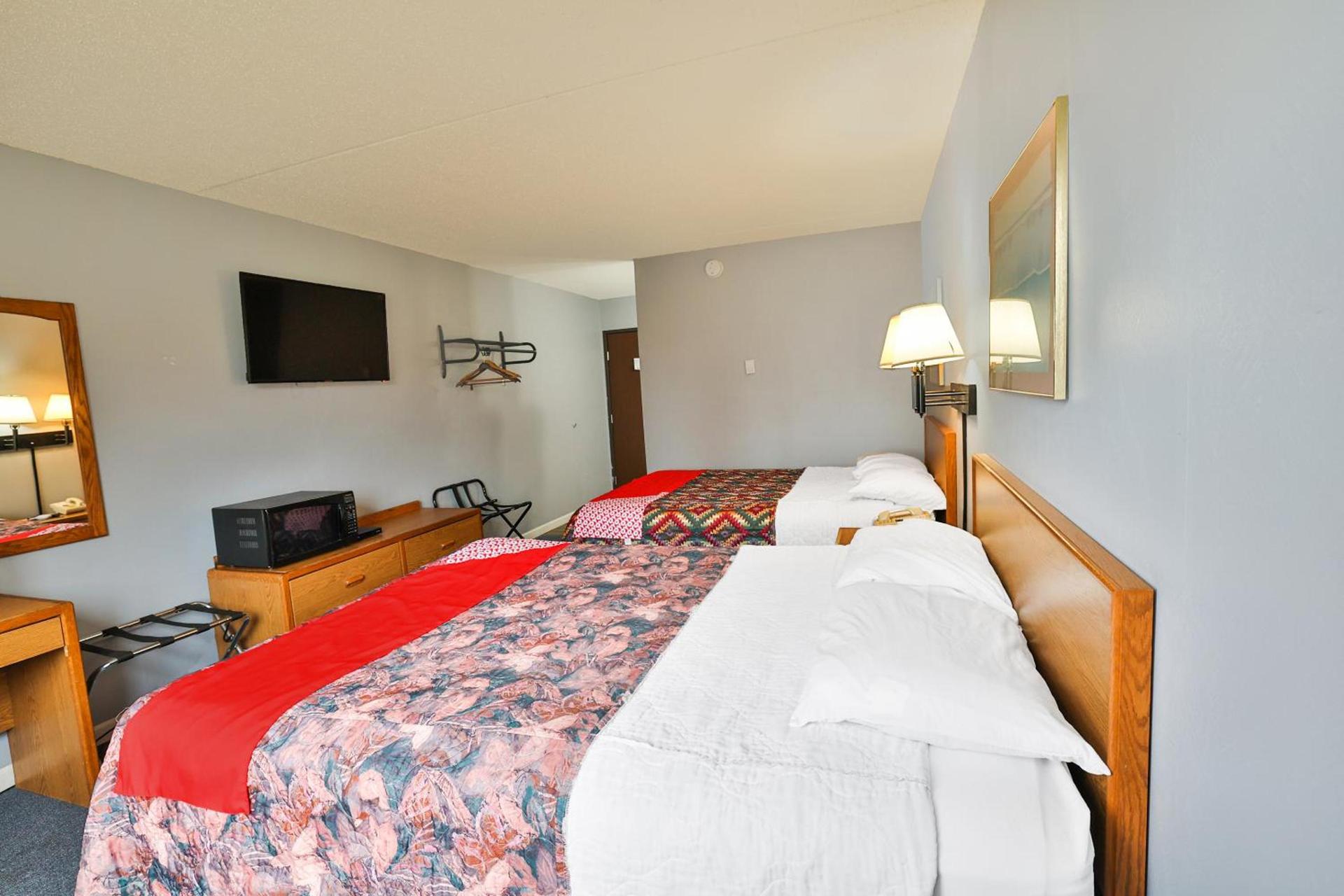 OYO Hotel Pipestone MN, Canterbury Park photo 60