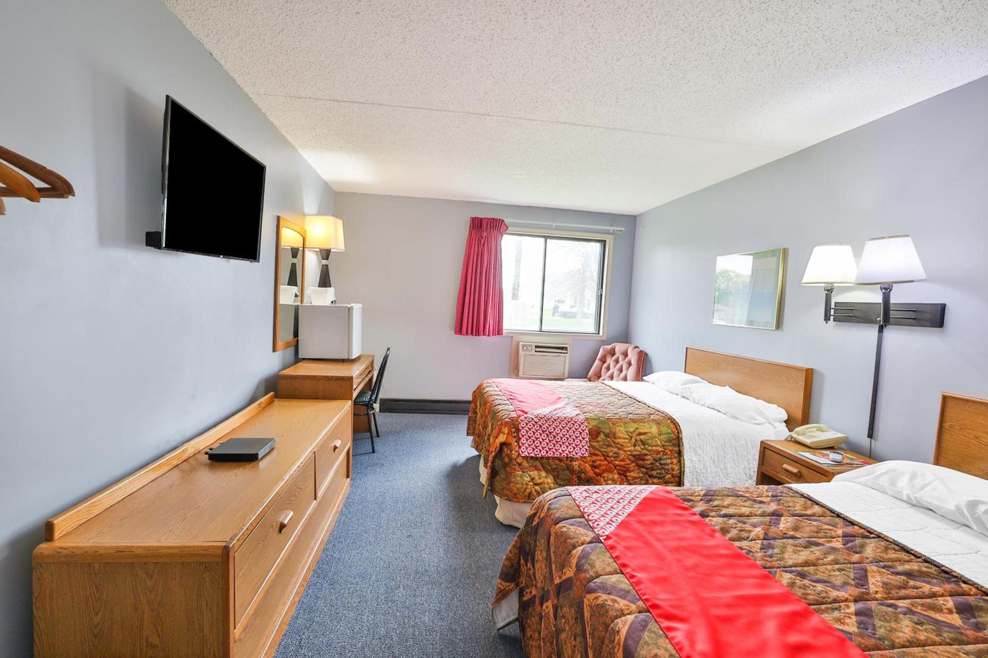 OYO Hotel Pipestone MN, Canterbury Park photo 59