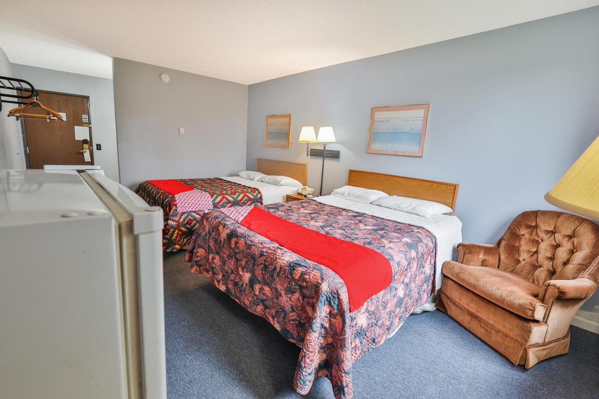 OYO Hotel Pipestone MN, Canterbury Park photo 57