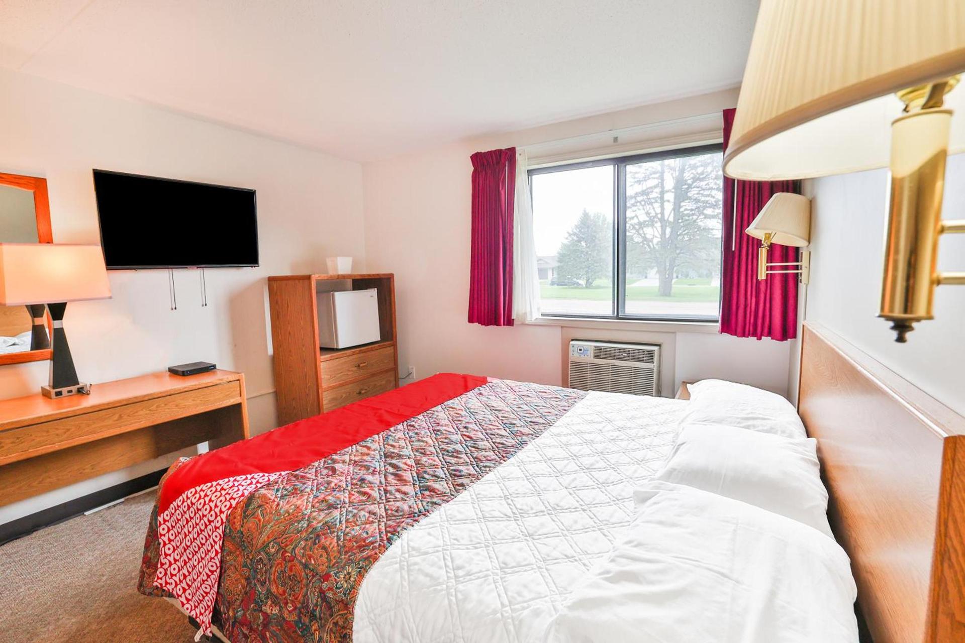 OYO Hotel Pipestone MN, Canterbury Park photo 65