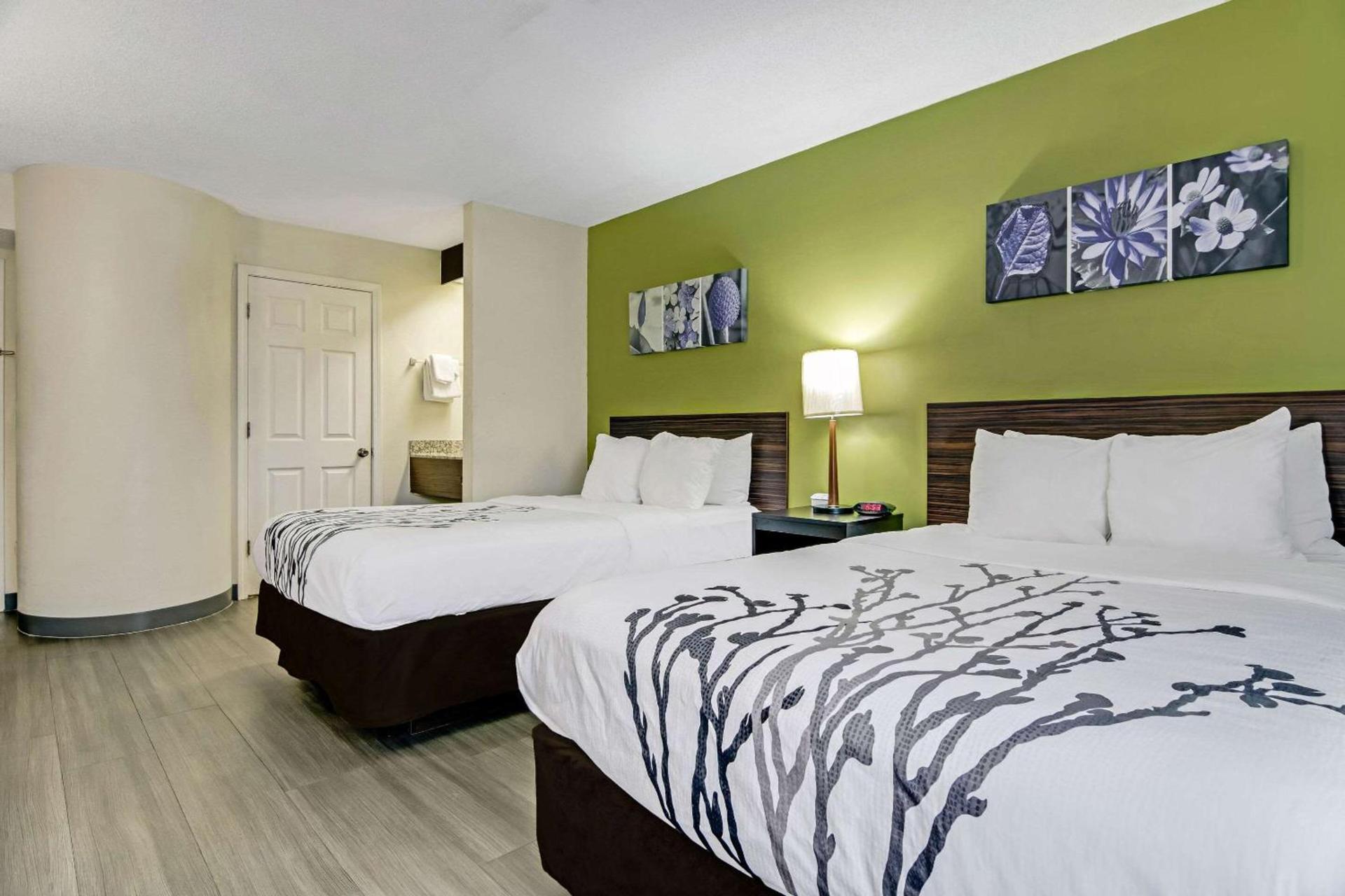 Sleep Inn near I-80 and I-94 photo 6