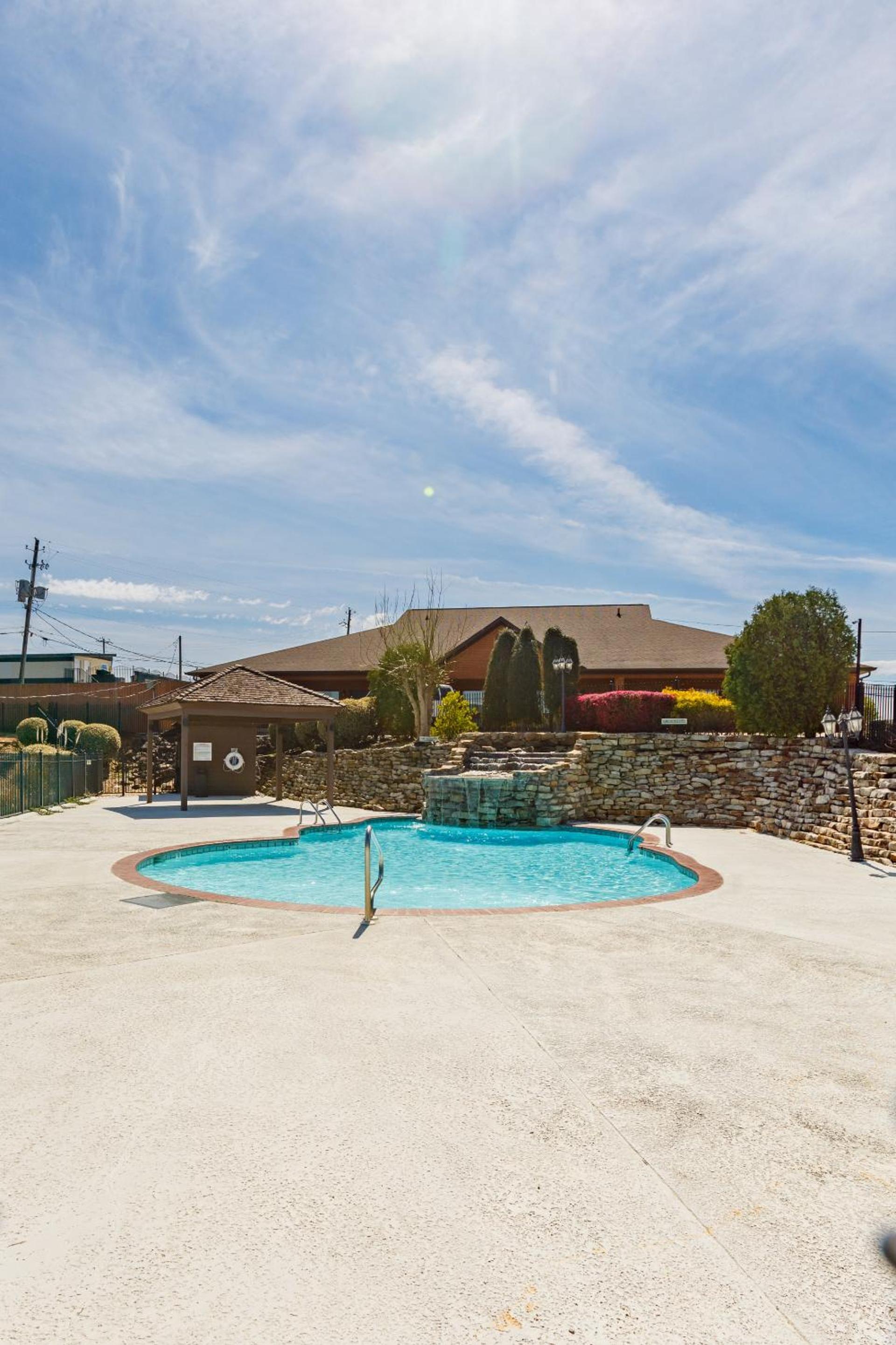 Gadsden Inn and Suites photo 5